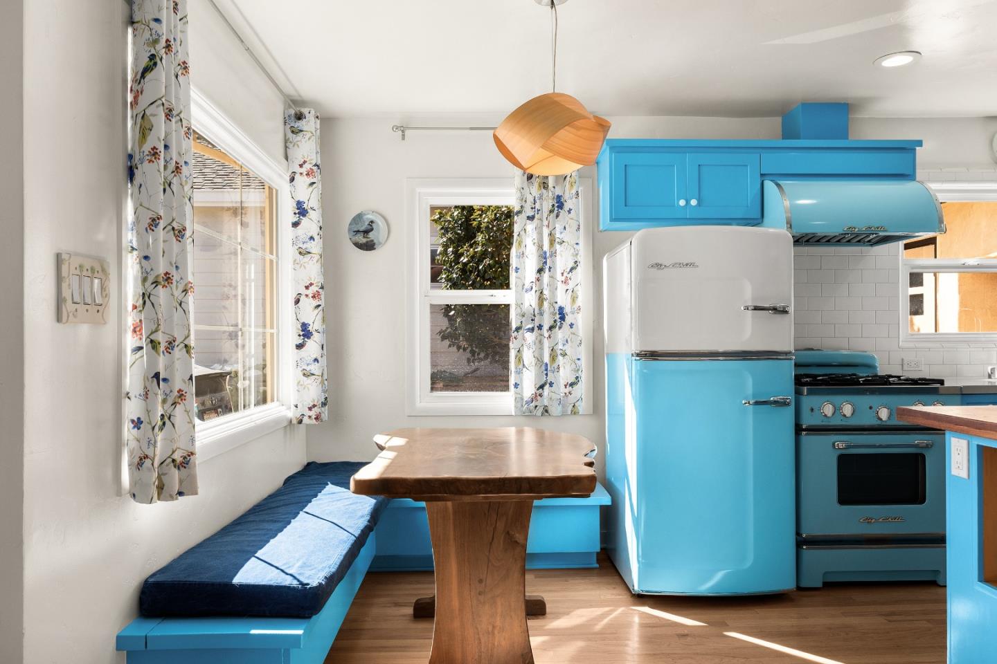 Detail Gallery Image 9 of 22 For 609 Oak Dr, Capitola,  CA 95010 - 2 Beds | 1 Baths