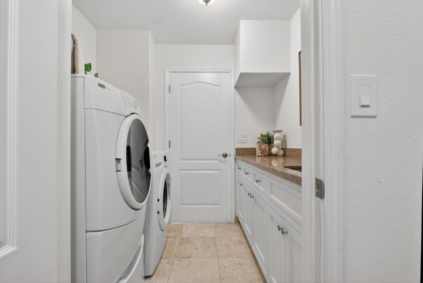 Detail Gallery Image 27 of 58 For 769 Inverness Way, Sunnyvale,  CA 94087 - 4 Beds | 3 Baths