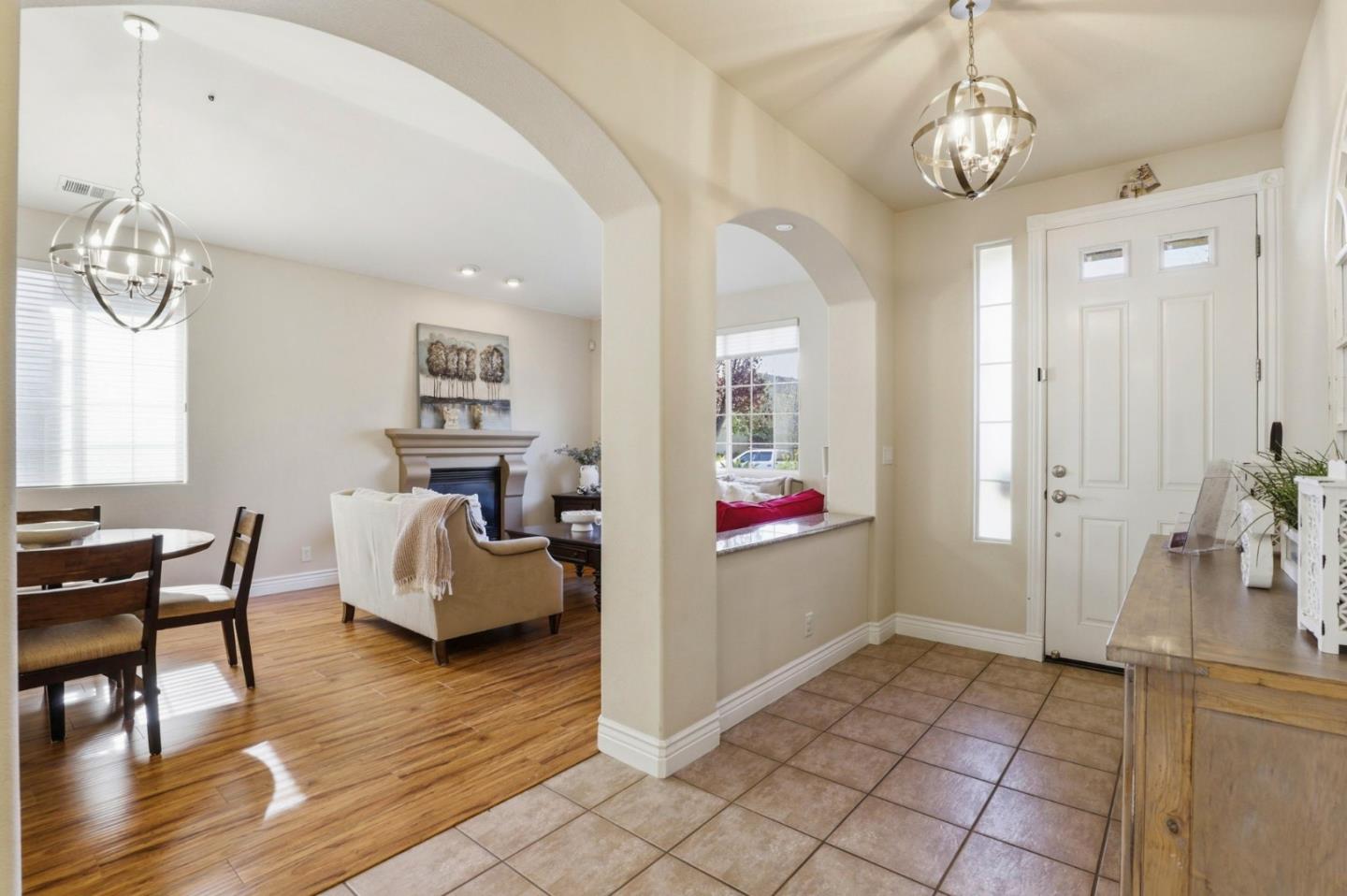 Detail Gallery Image 10 of 29 For 580 Calle Buena Vis, Morgan Hill,  CA 95037 - 3 Beds | 2 Baths