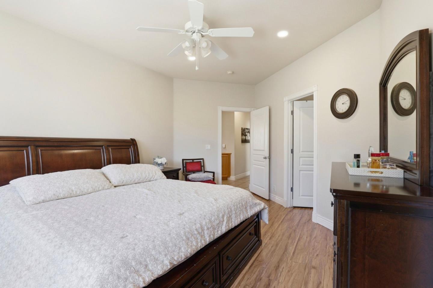 Detail Gallery Image 15 of 29 For 580 Calle Buena Vis, Morgan Hill,  CA 95037 - 3 Beds | 2 Baths