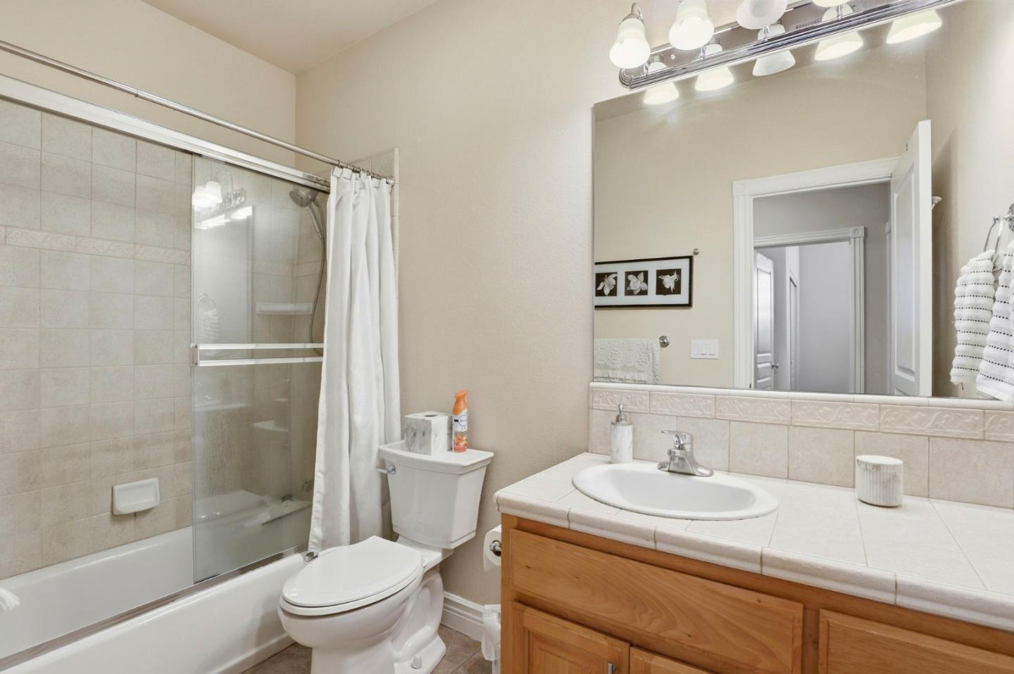 Detail Gallery Image 19 of 29 For 580 Calle Buena Vis, Morgan Hill,  CA 95037 - 3 Beds | 2 Baths