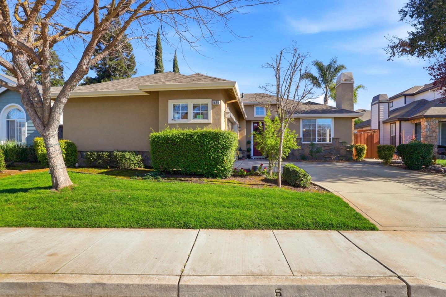 Detail Gallery Image 2 of 29 For 580 Calle Buena Vis, Morgan Hill,  CA 95037 - 3 Beds | 2 Baths