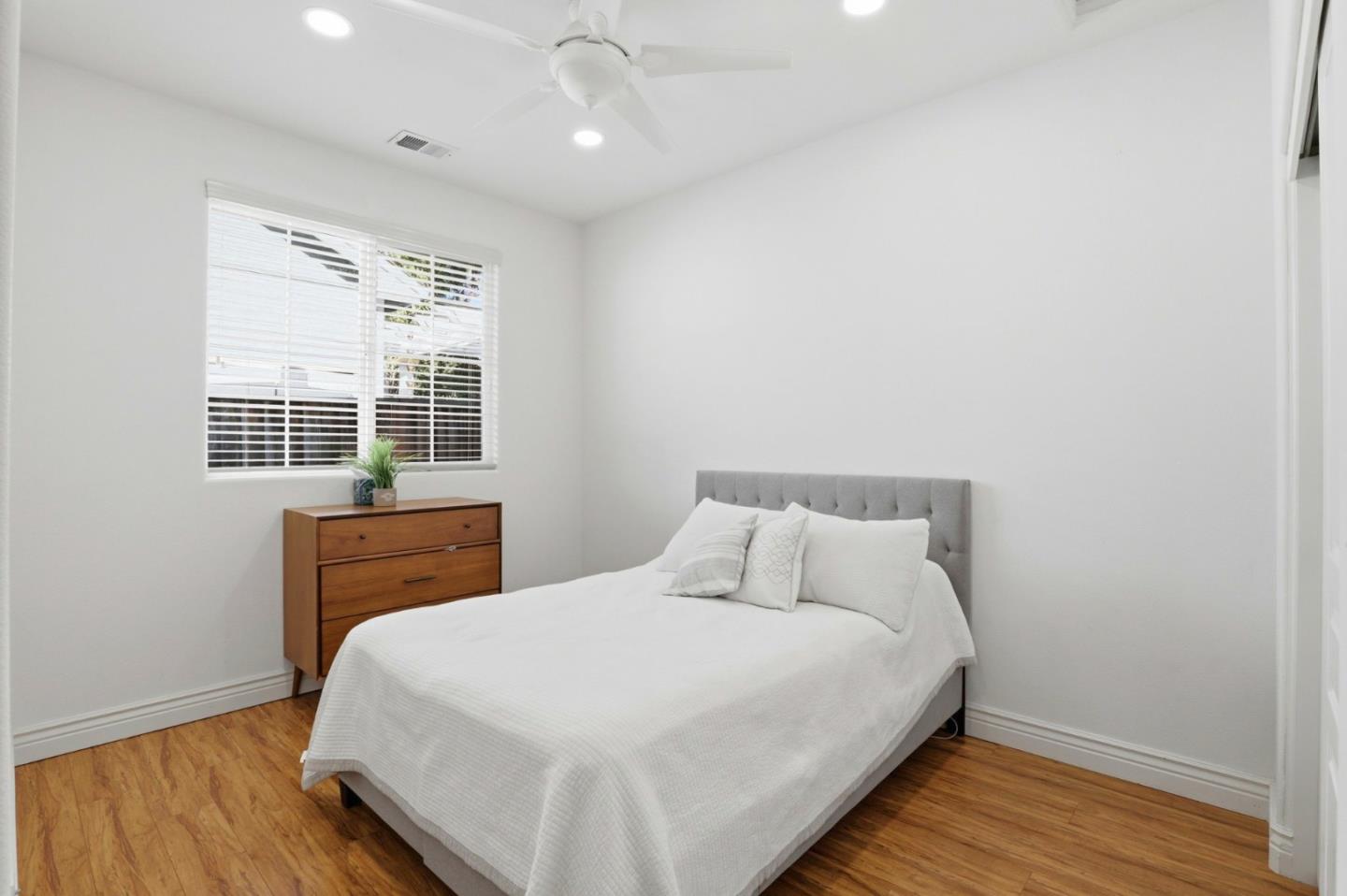 Detail Gallery Image 20 of 29 For 580 Calle Buena Vis, Morgan Hill,  CA 95037 - 3 Beds | 2 Baths