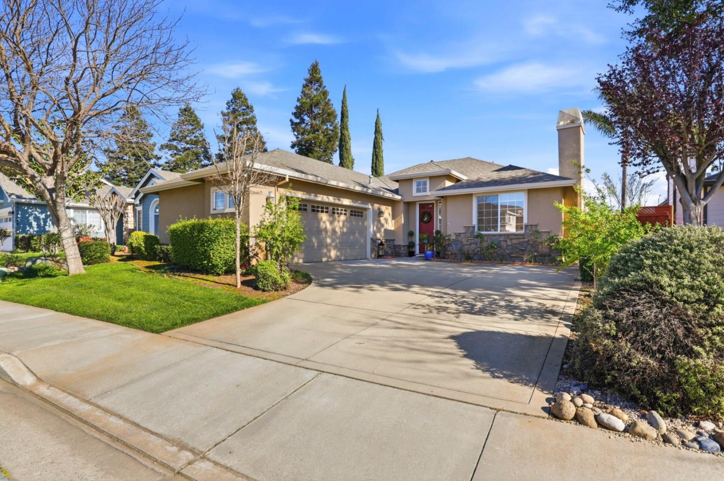 Detail Gallery Image 3 of 29 For 580 Calle Buena Vis, Morgan Hill,  CA 95037 - 3 Beds | 2 Baths