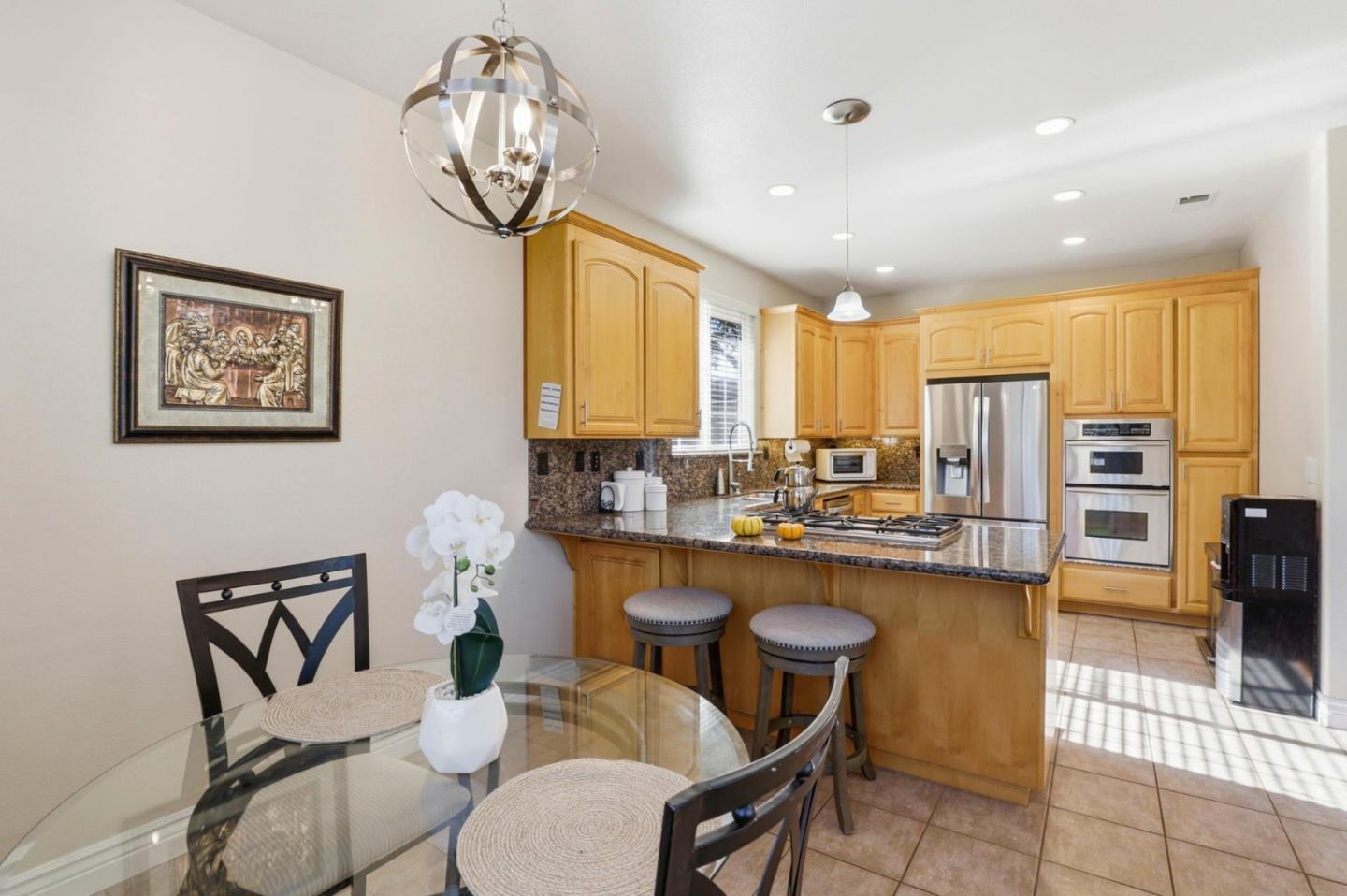 Detail Gallery Image 7 of 29 For 580 Calle Buena Vis, Morgan Hill,  CA 95037 - 3 Beds | 2 Baths