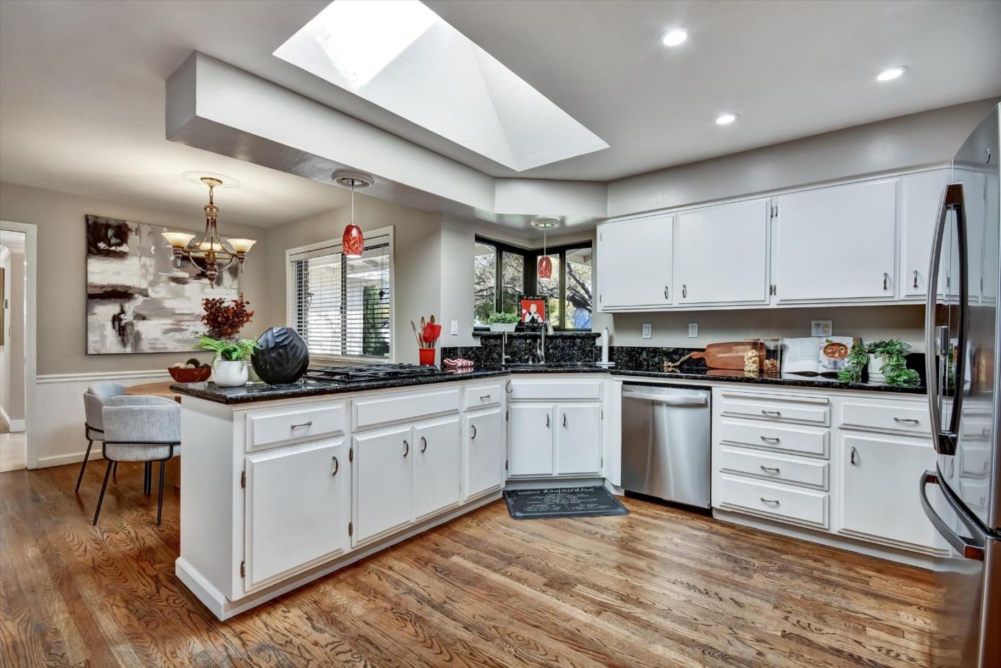 Detail Gallery Image 12 of 38 For 267 Belvue Dr, Los Gatos,  CA 95032 - 3 Beds | 2/1 Baths
