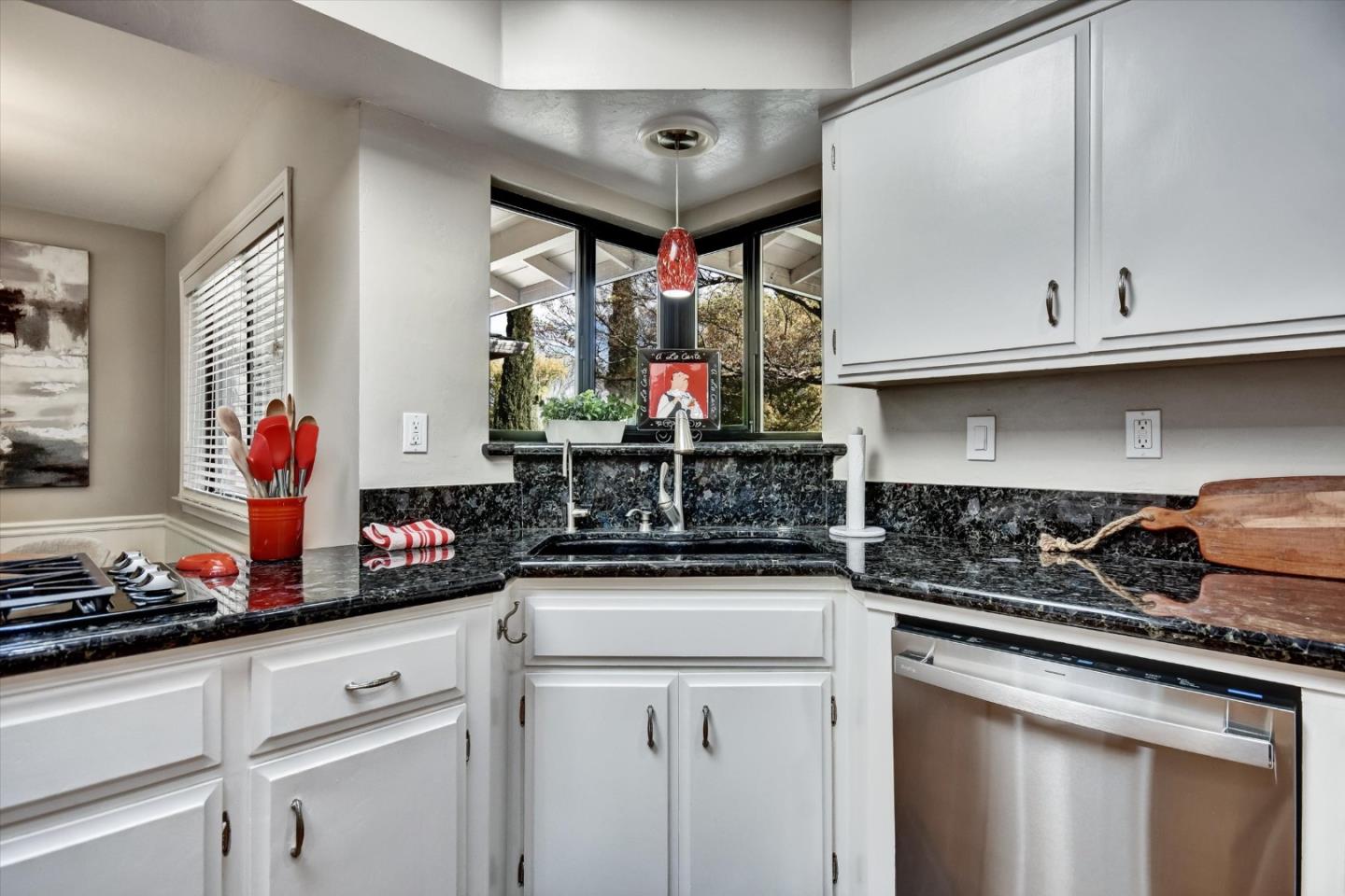 Detail Gallery Image 13 of 38 For 267 Belvue Dr, Los Gatos,  CA 95032 - 3 Beds | 2/1 Baths