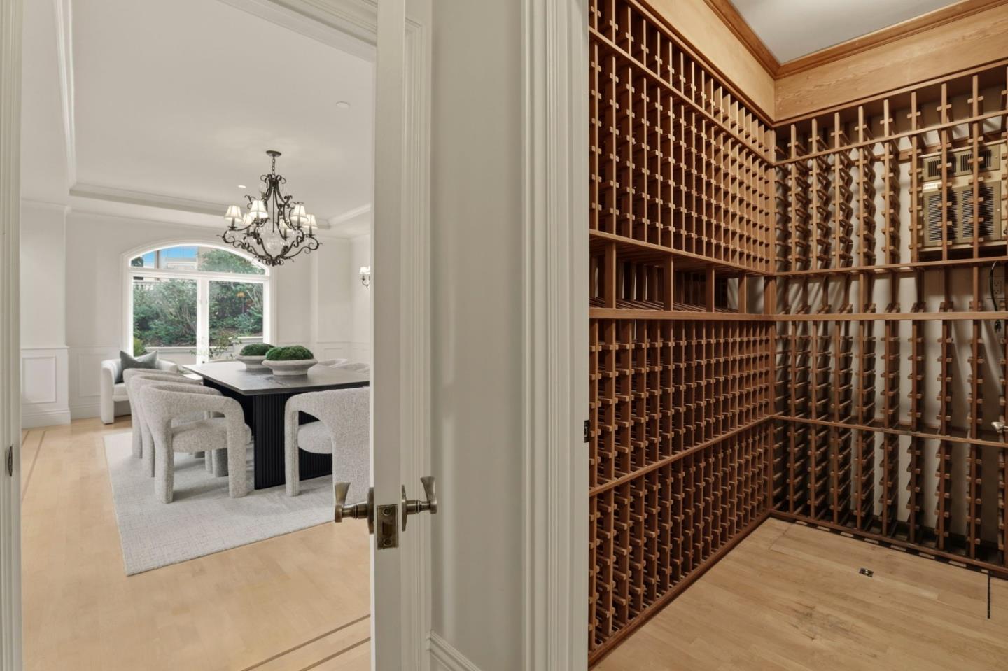 Detail Gallery Image 10 of 60 For 140 Tobin Clark Dr, Hillsborough,  CA 94010 - 5 Beds | 5/1 Baths