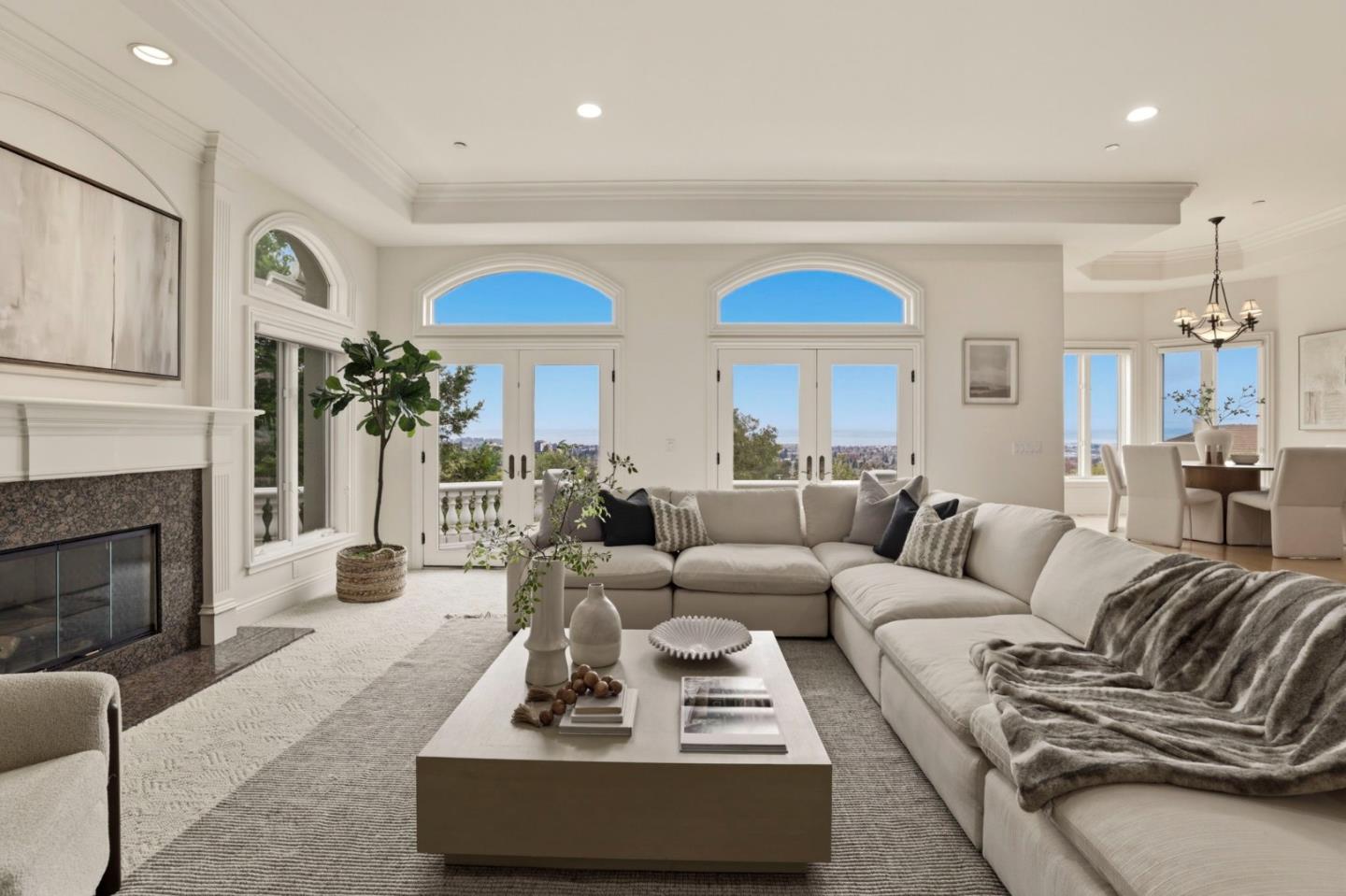 Detail Gallery Image 14 of 60 For 140 Tobin Clark Dr, Hillsborough,  CA 94010 - 5 Beds | 5/1 Baths