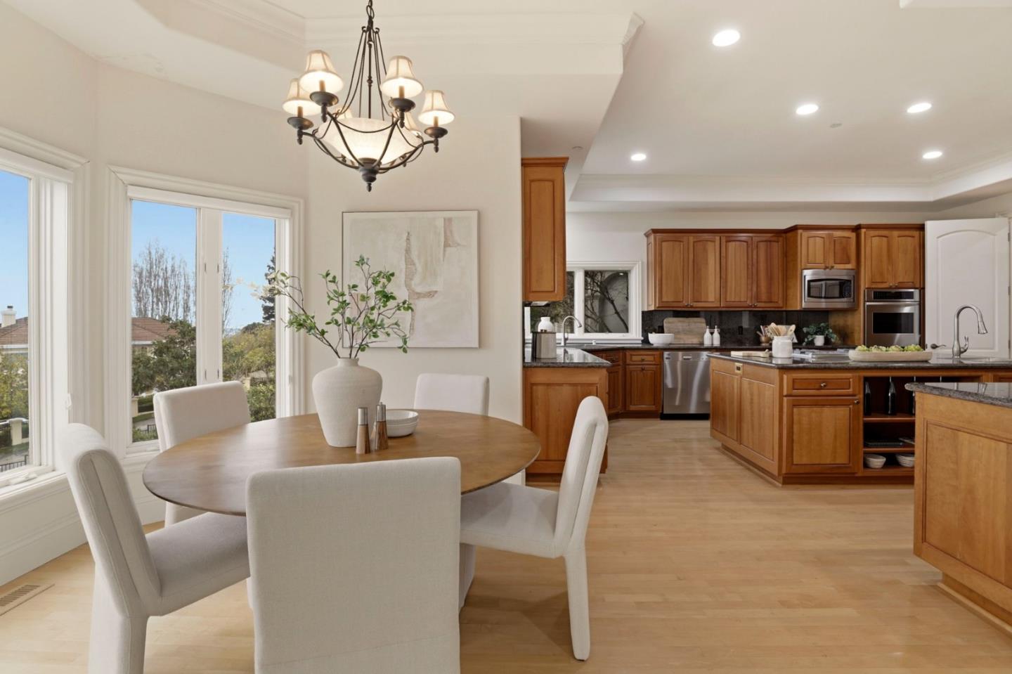 Detail Gallery Image 18 of 60 For 140 Tobin Clark Dr, Hillsborough,  CA 94010 - 5 Beds | 5/1 Baths