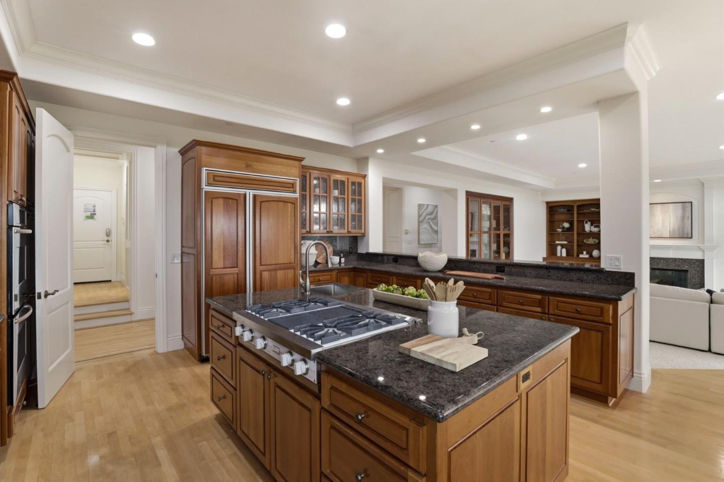 Detail Gallery Image 21 of 60 For 140 Tobin Clark Dr, Hillsborough,  CA 94010 - 5 Beds | 5/1 Baths