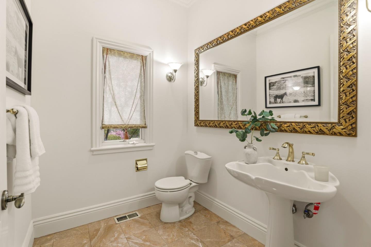 Detail Gallery Image 23 of 60 For 140 Tobin Clark Dr, Hillsborough,  CA 94010 - 5 Beds | 5/1 Baths