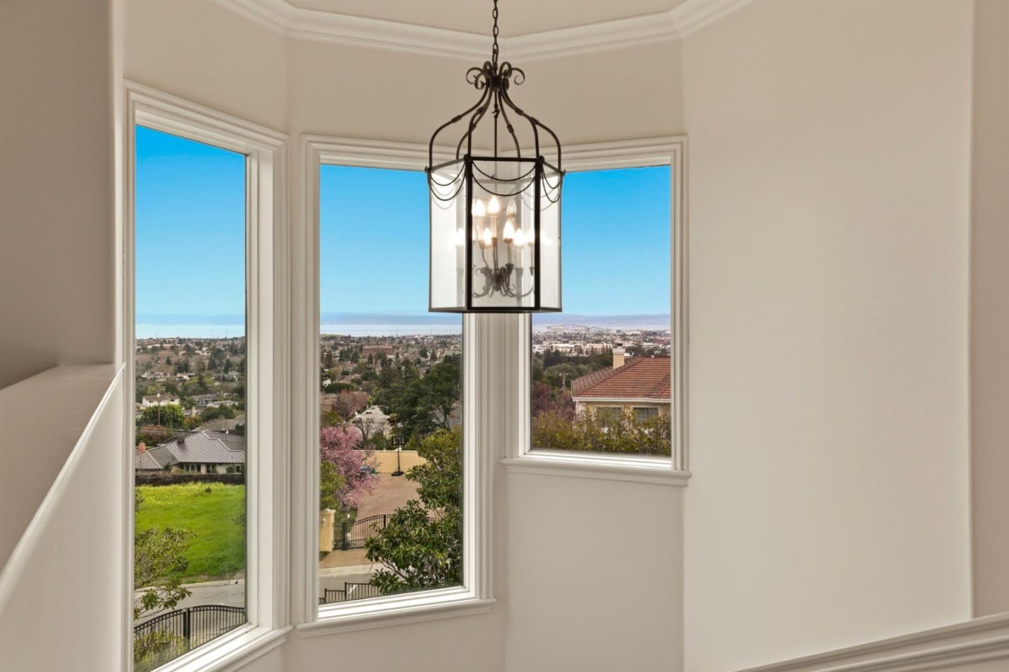 Detail Gallery Image 25 of 60 For 140 Tobin Clark Dr, Hillsborough,  CA 94010 - 5 Beds | 5/1 Baths