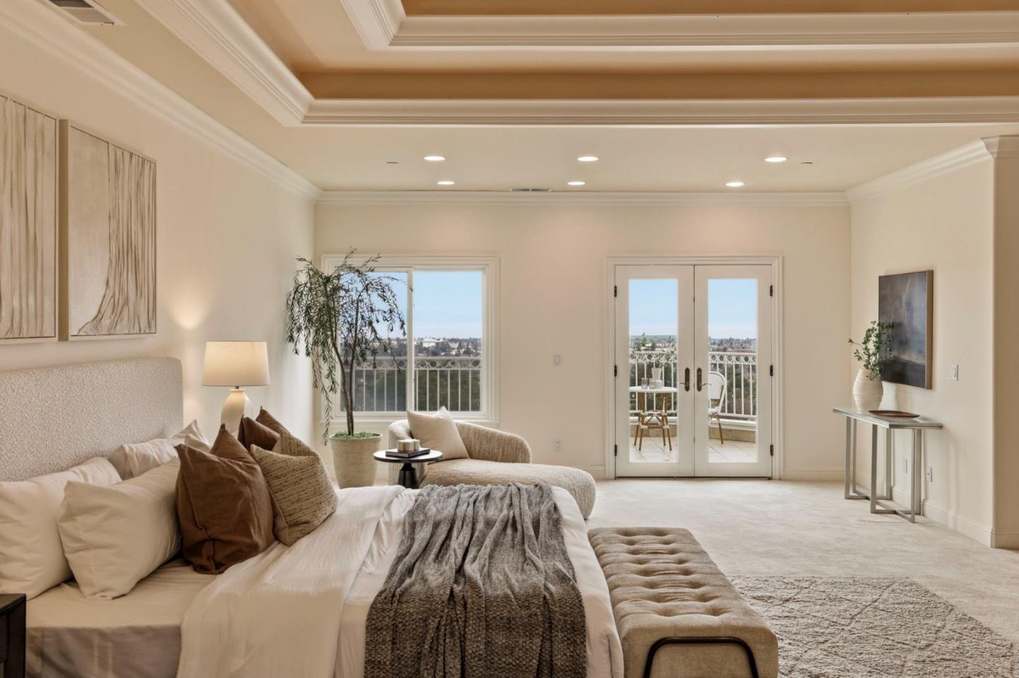 Detail Gallery Image 29 of 60 For 140 Tobin Clark Dr, Hillsborough,  CA 94010 - 5 Beds | 5/1 Baths