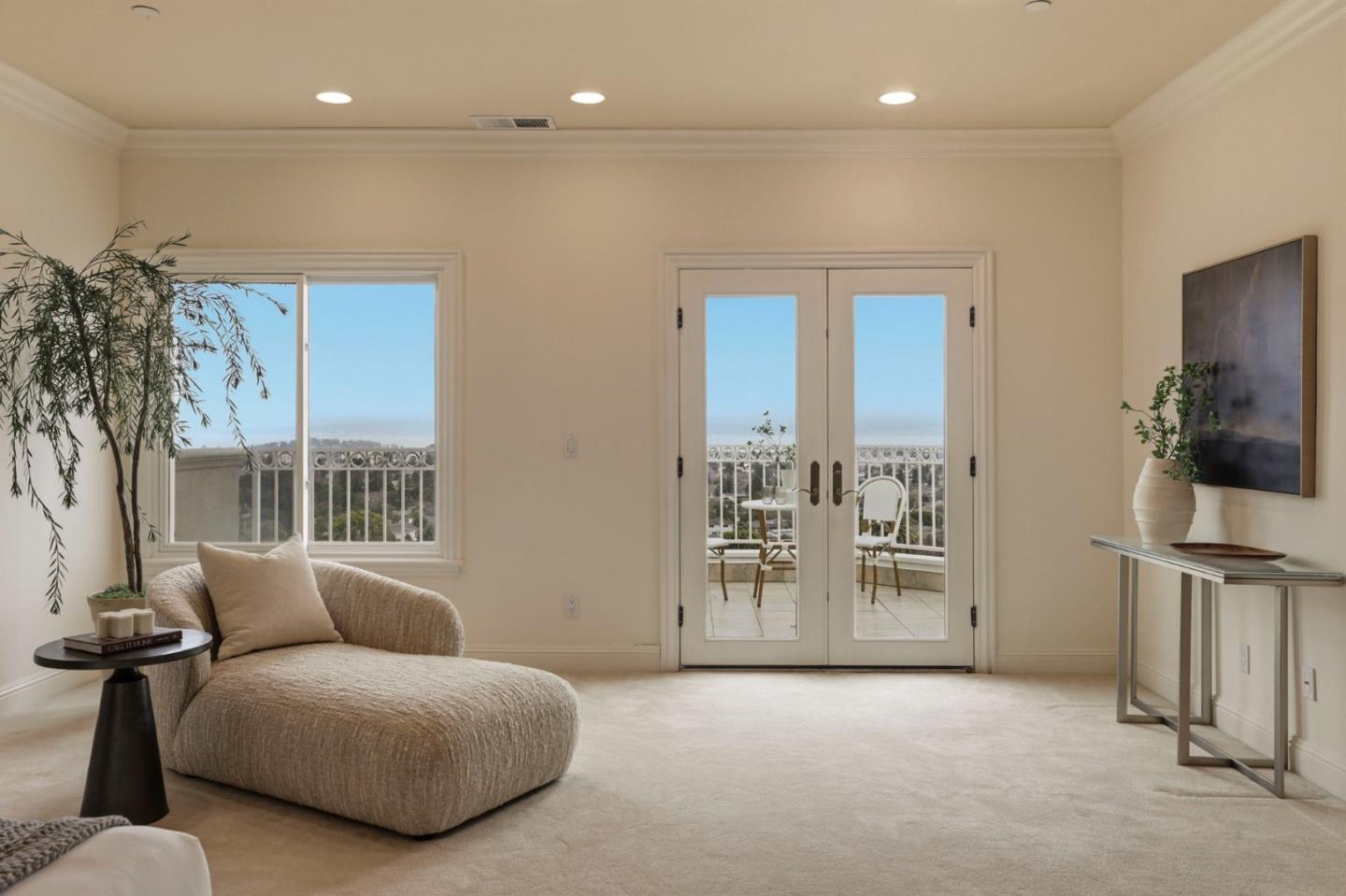 Detail Gallery Image 30 of 60 For 140 Tobin Clark Dr, Hillsborough,  CA 94010 - 5 Beds | 5/1 Baths