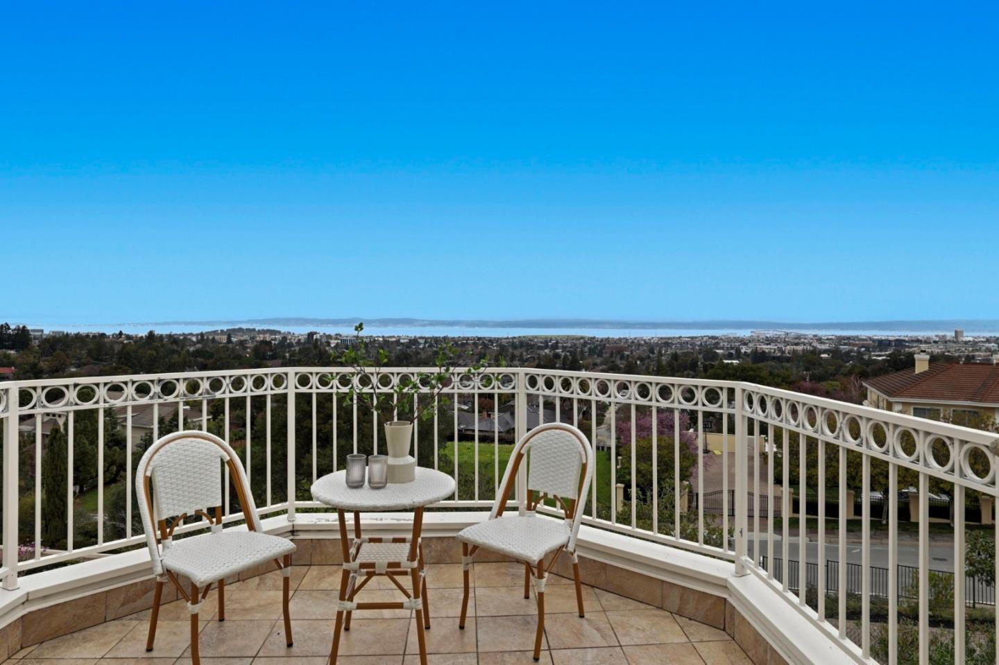 Detail Gallery Image 31 of 60 For 140 Tobin Clark Dr, Hillsborough,  CA 94010 - 5 Beds | 5/1 Baths