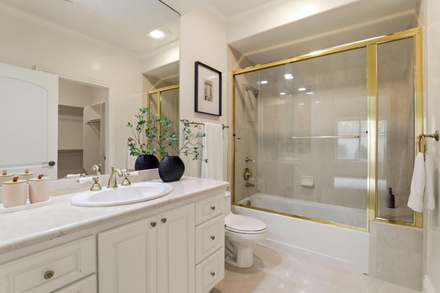 Detail Gallery Image 40 of 60 For 140 Tobin Clark Dr, Hillsborough,  CA 94010 - 5 Beds | 5/1 Baths