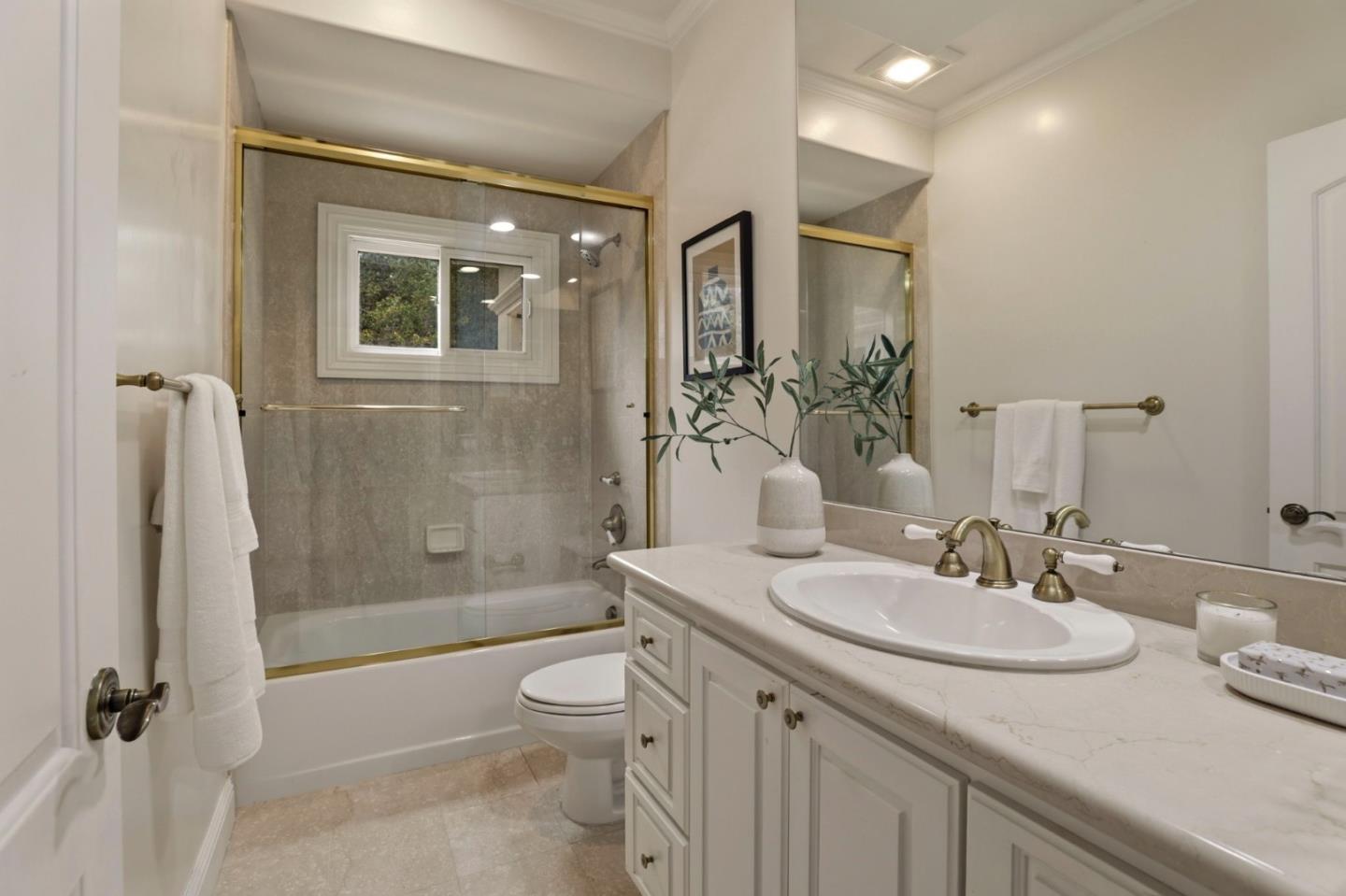 Detail Gallery Image 44 of 60 For 140 Tobin Clark Dr, Hillsborough,  CA 94010 - 5 Beds | 5/1 Baths