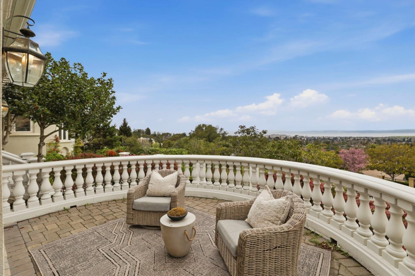 Detail Gallery Image 7 of 60 For 140 Tobin Clark Dr, Hillsborough,  CA 94010 - 5 Beds | 5/1 Baths