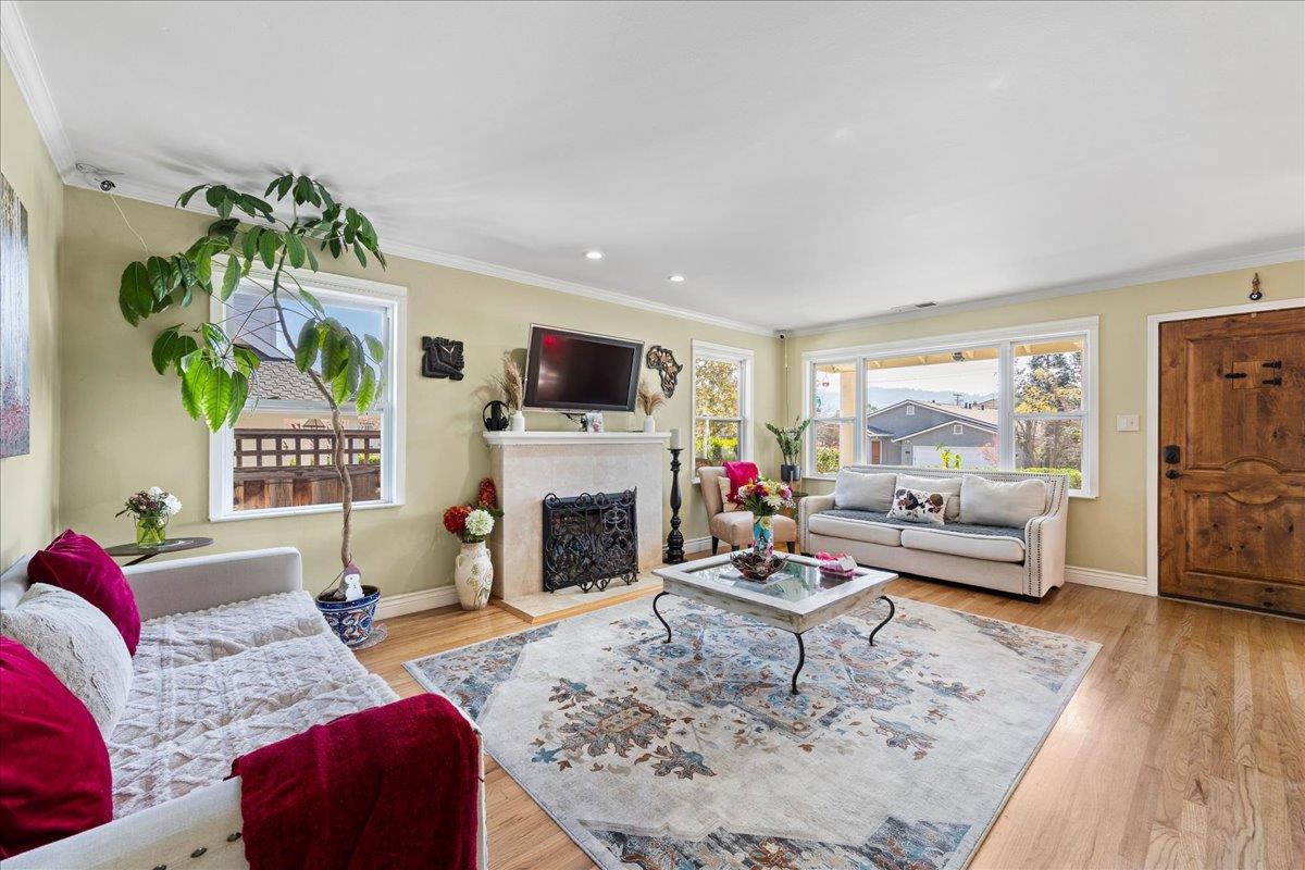 Detail Gallery Image 2 of 42 For 226 San Mateo Ave, Los Gatos,  CA 95030 - 4 Beds | 4 Baths