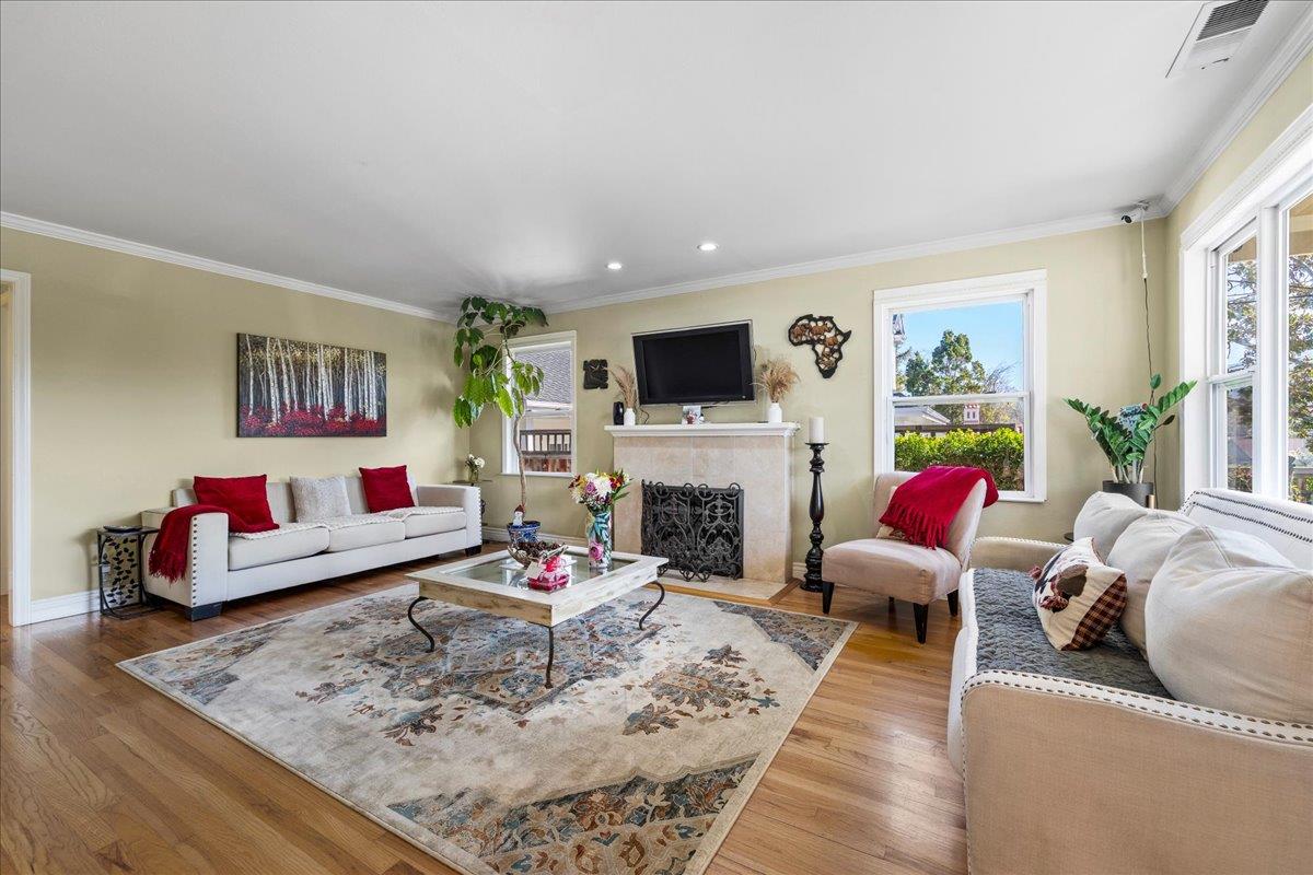 Detail Gallery Image 3 of 42 For 226 San Mateo Ave, Los Gatos,  CA 95030 - 4 Beds | 4 Baths