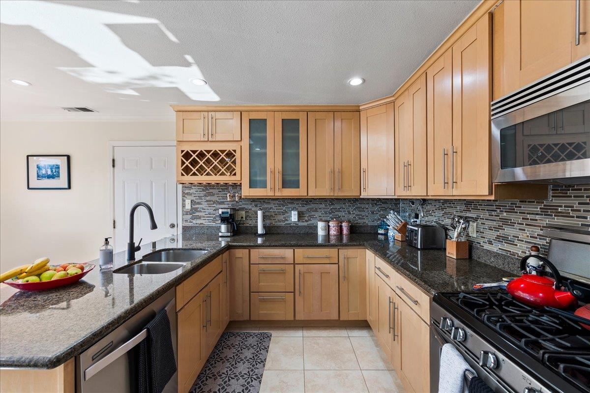 Detail Gallery Image 6 of 42 For 226 San Mateo Ave, Los Gatos,  CA 95030 - 4 Beds | 4 Baths