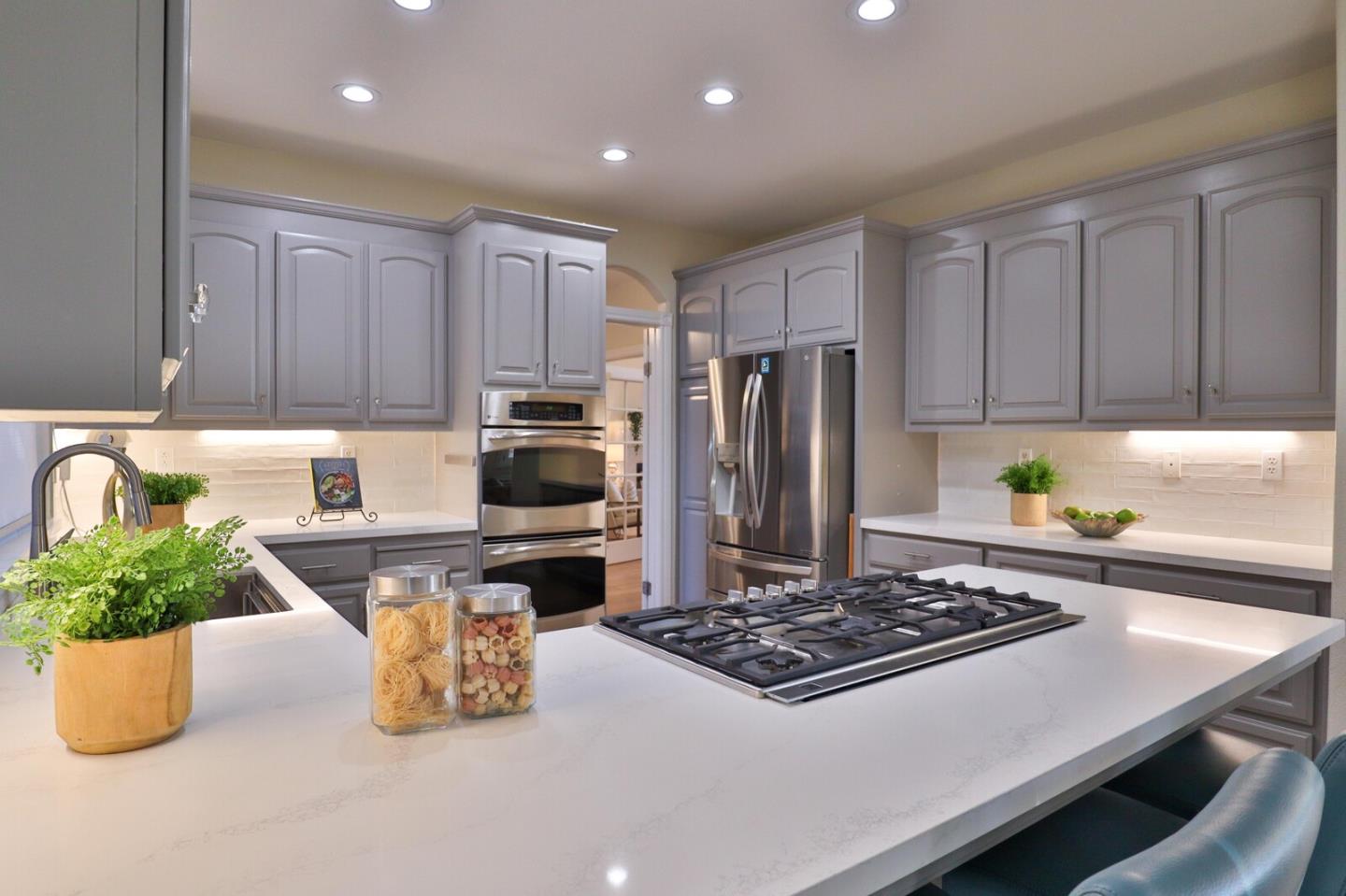 Detail Gallery Image 14 of 38 For 947 Skip Away Ct, Morgan Hill,  CA 95037 - 4 Beds | 2/1 Baths