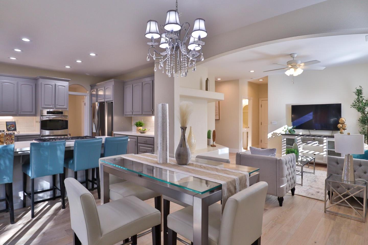 Detail Gallery Image 15 of 38 For 947 Skip Away Ct, Morgan Hill,  CA 95037 - 4 Beds | 2/1 Baths