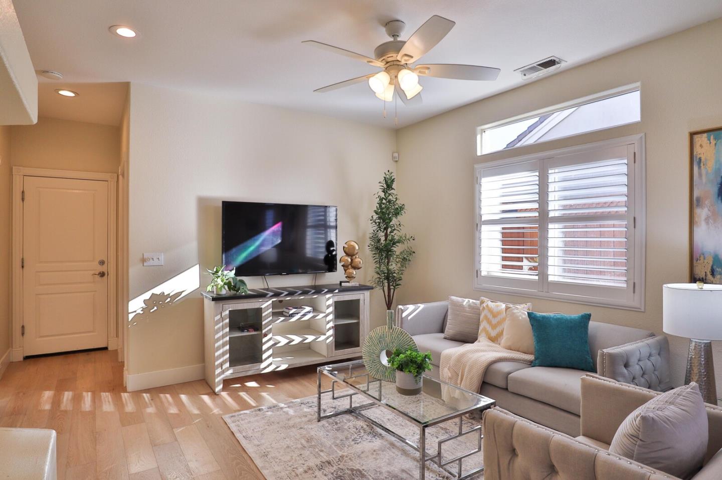 Detail Gallery Image 16 of 38 For 947 Skip Away Ct, Morgan Hill,  CA 95037 - 4 Beds | 2/1 Baths