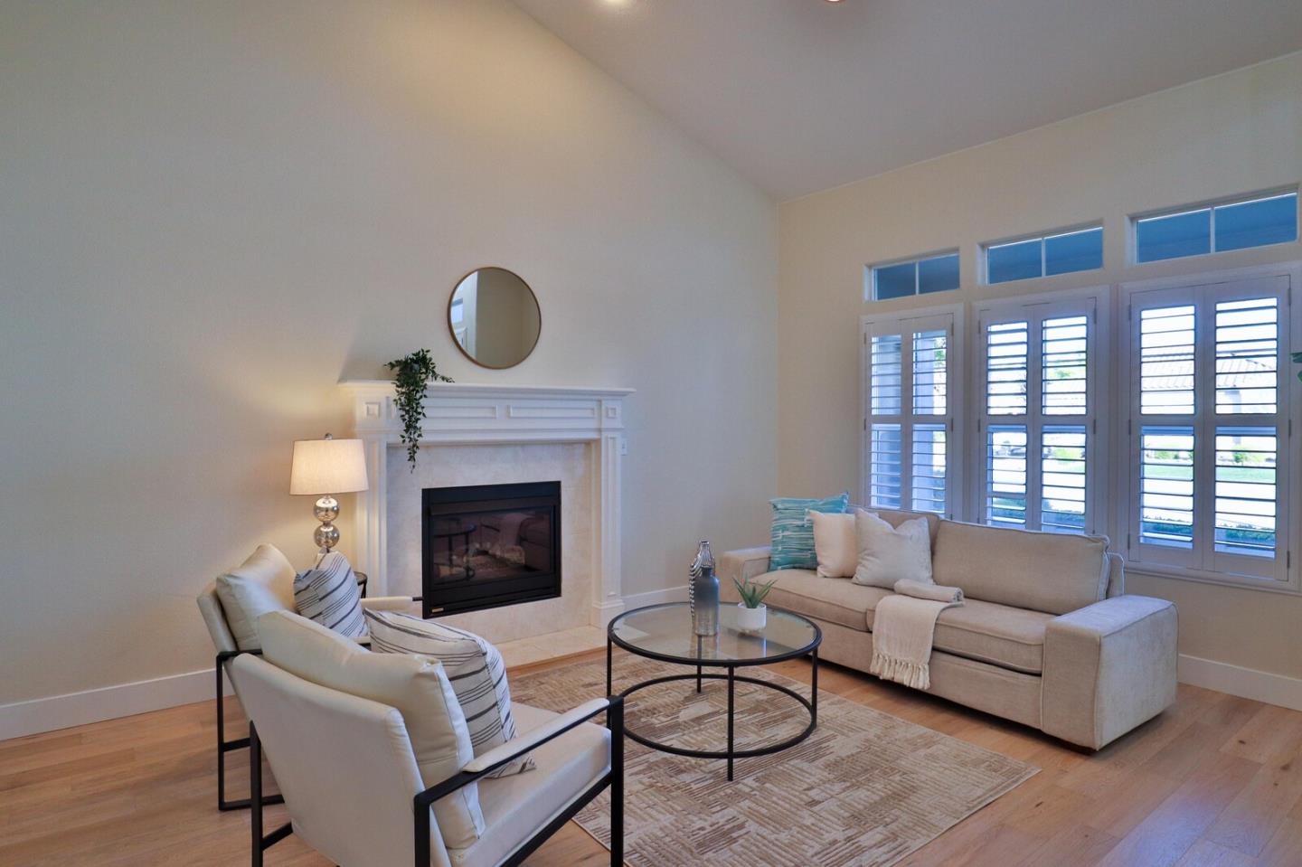 Detail Gallery Image 7 of 38 For 947 Skip Away Ct, Morgan Hill,  CA 95037 - 4 Beds | 2/1 Baths