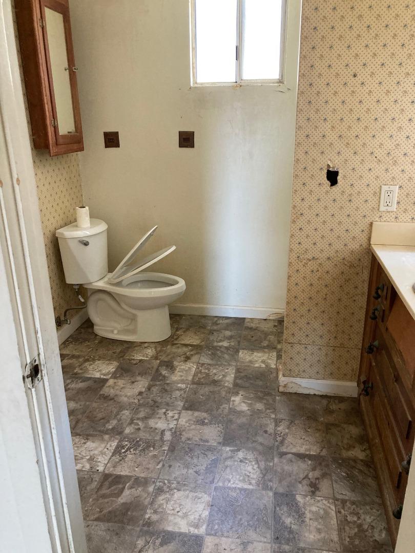 Detail Gallery Image 4 of 10 For 1355 La Salle Ave, Seaside,  CA 93955 - 4 Beds | 3 Baths