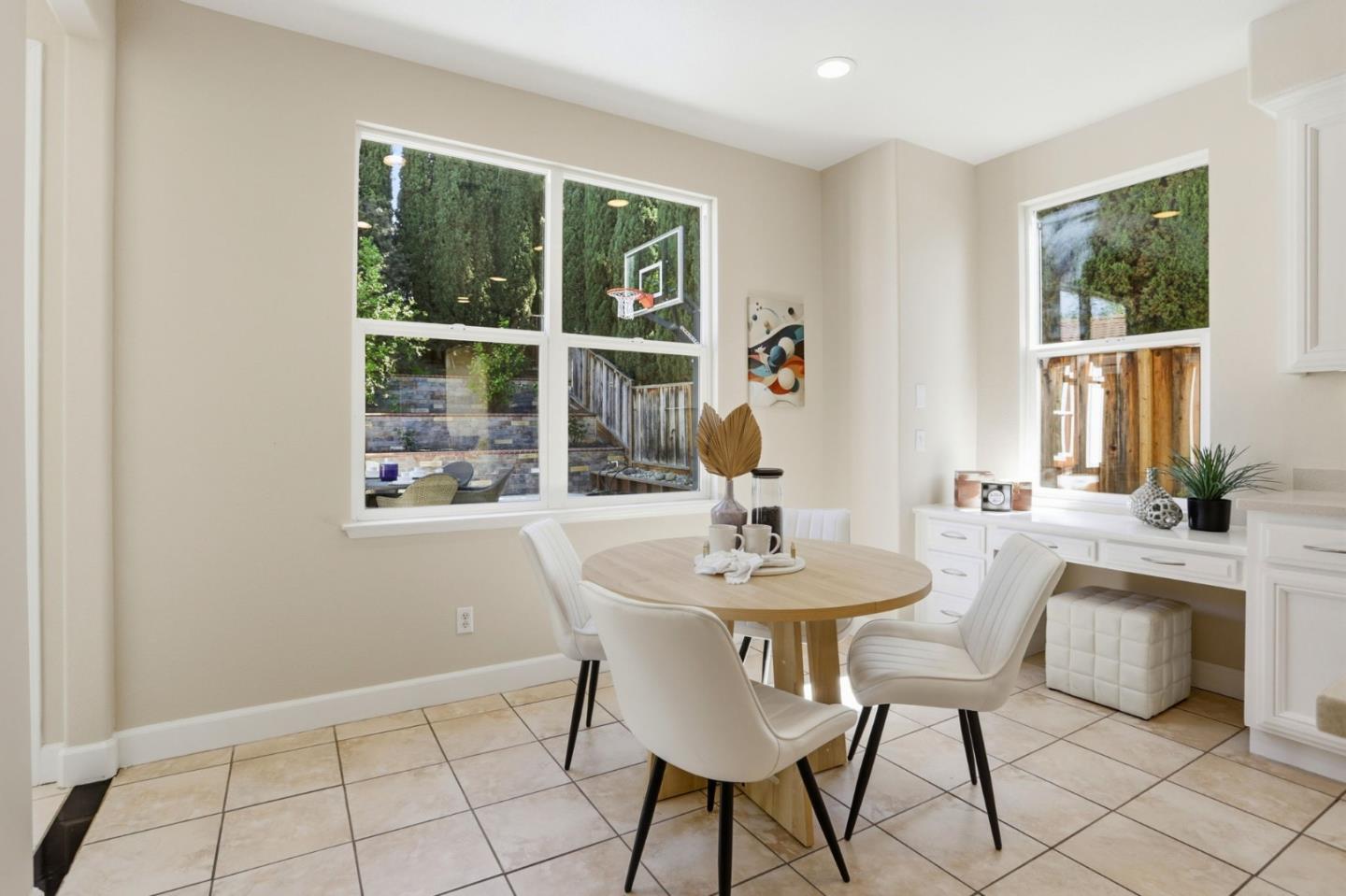 Detail Gallery Image 14 of 65 For 3946 Louvre Ave, San Jose,  CA 95135 - 5 Beds | 3/1 Baths