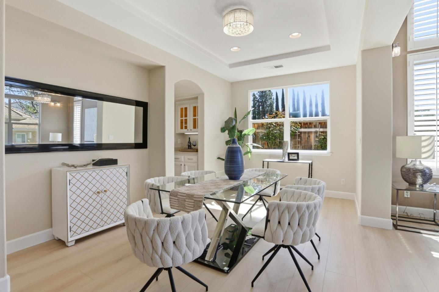 Detail Gallery Image 15 of 65 For 3946 Louvre Ave, San Jose,  CA 95135 - 5 Beds | 3/1 Baths