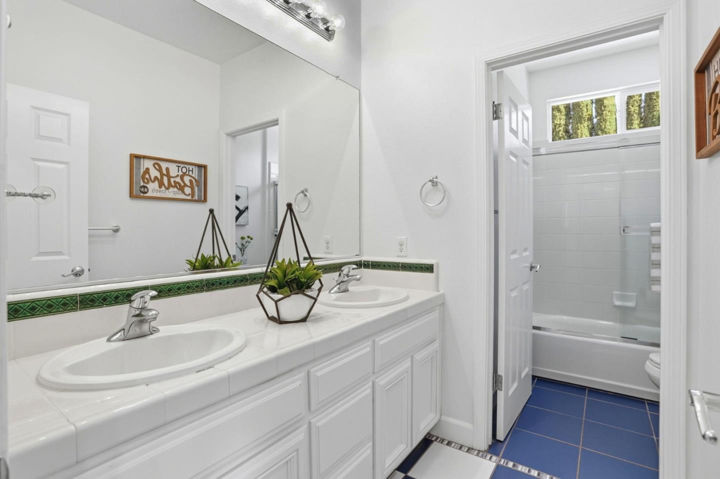 Detail Gallery Image 33 of 65 For 3946 Louvre Ave, San Jose,  CA 95135 - 5 Beds | 3/1 Baths