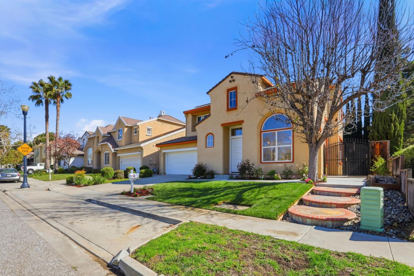 Detail Gallery Image 4 of 65 For 3946 Louvre Ave, San Jose,  CA 95135 - 5 Beds | 3/1 Baths