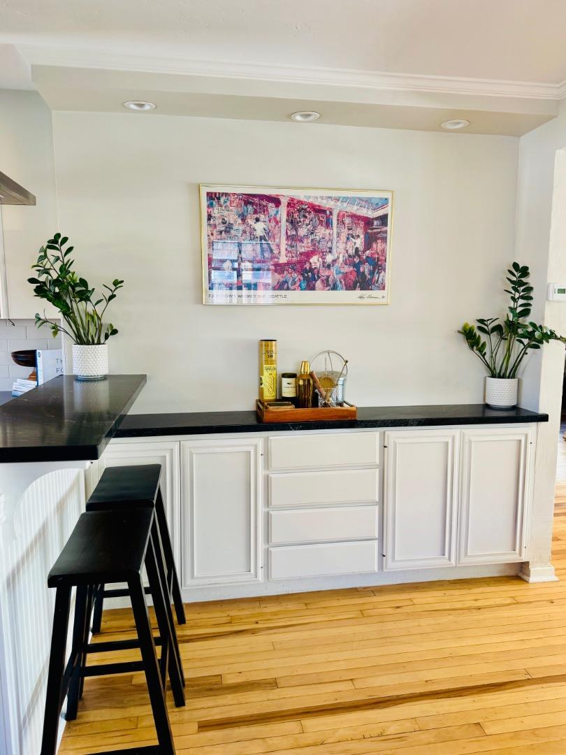 Detail Gallery Image 17 of 40 For 1639 Cypress Ave, San Mateo,  CA 94401 - 3 Beds | 1/1 Baths