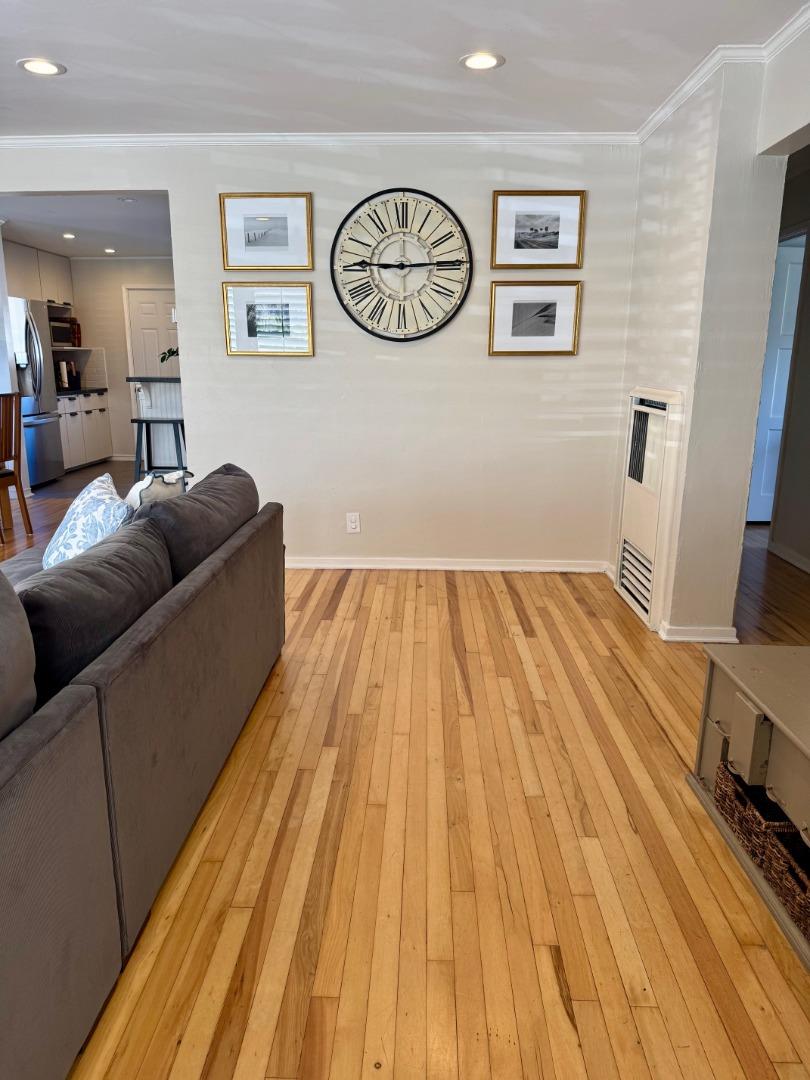 Detail Gallery Image 4 of 40 For 1639 Cypress Ave, San Mateo,  CA 94401 - 3 Beds | 1/1 Baths