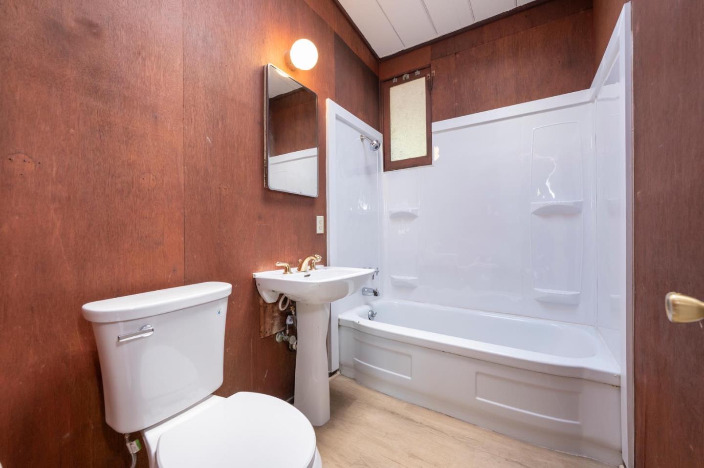 Detail Gallery Image 11 of 12 For 464 Tennessee Lane Ln, Palo Alto,  CA 94306 - 3 Beds | 1 Baths