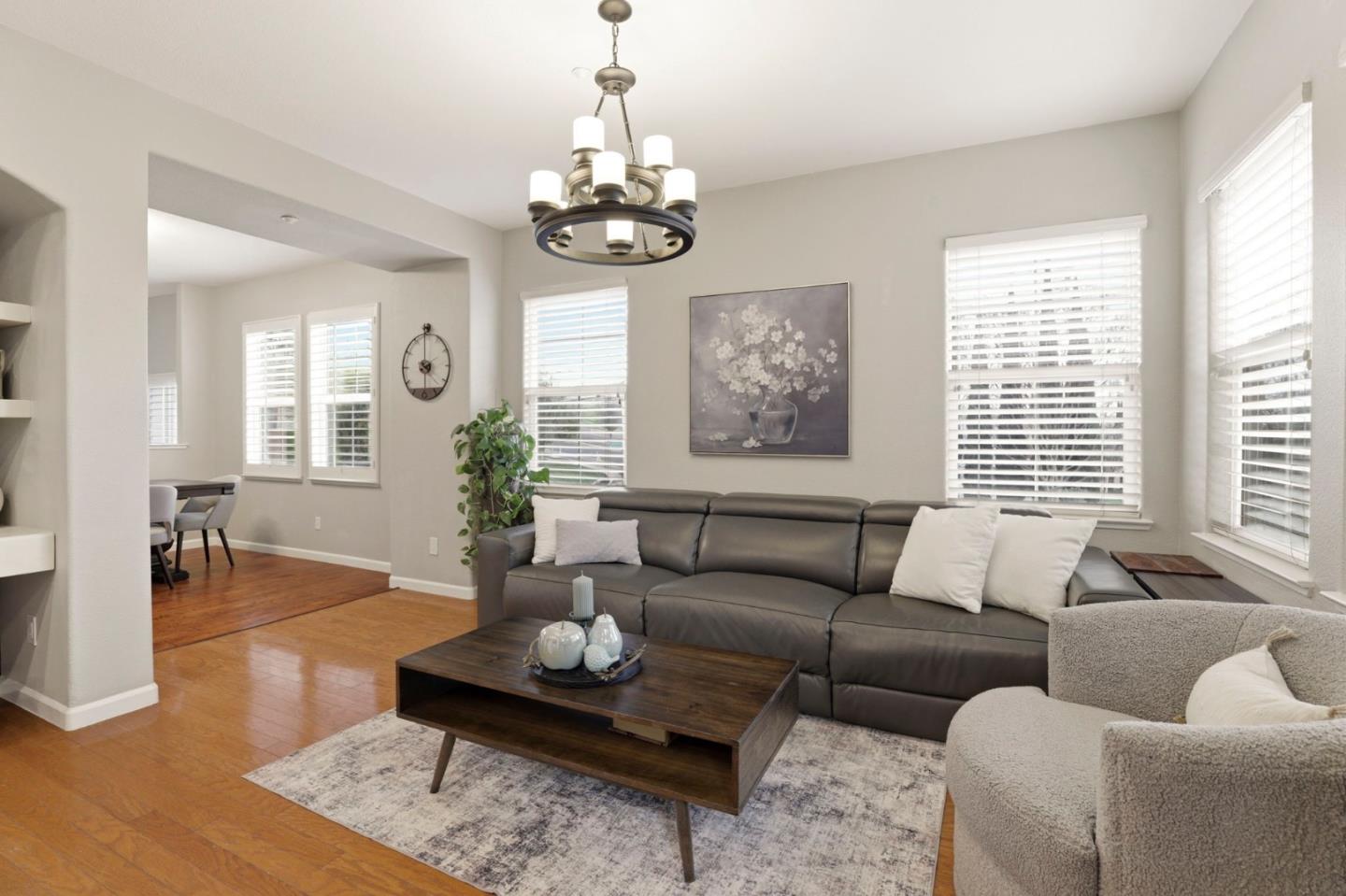 Detail Gallery Image 12 of 53 For 314 Mullinix Way, San Jose,  CA 95136 - 3 Beds | 2/1 Baths