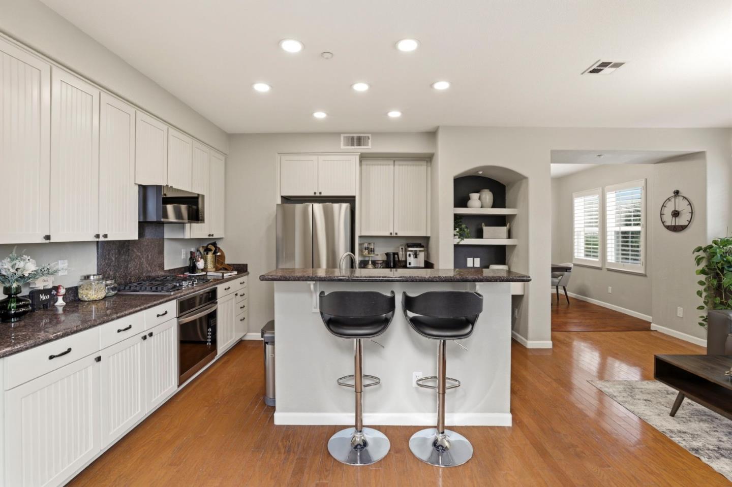 Detail Gallery Image 13 of 53 For 314 Mullinix Way, San Jose,  CA 95136 - 3 Beds | 2/1 Baths