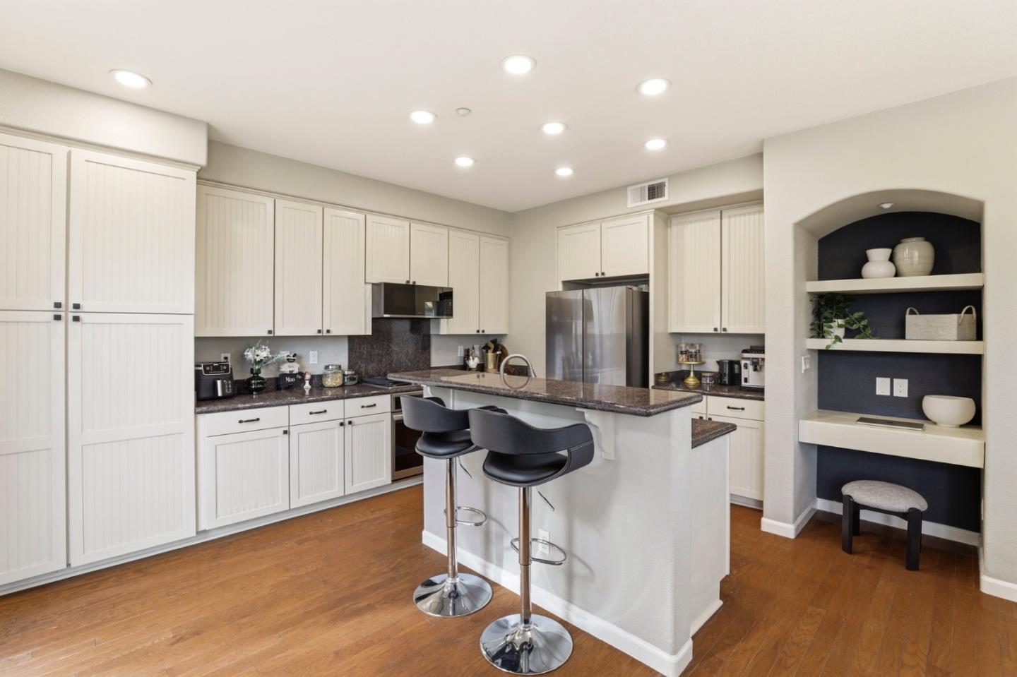 Detail Gallery Image 14 of 53 For 314 Mullinix Way, San Jose,  CA 95136 - 3 Beds | 2/1 Baths