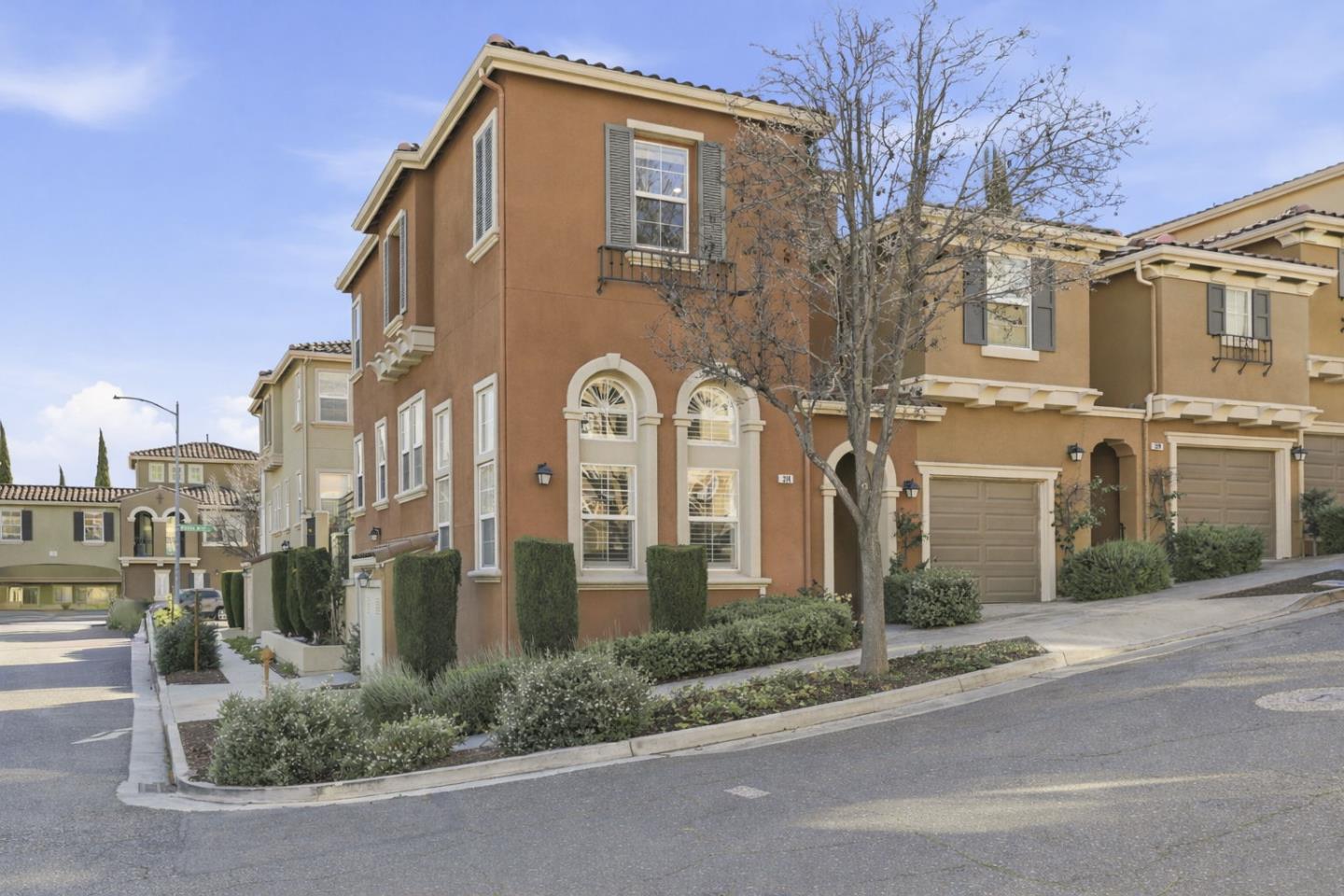 Detail Gallery Image 2 of 53 For 314 Mullinix Way, San Jose,  CA 95136 - 3 Beds | 2/1 Baths