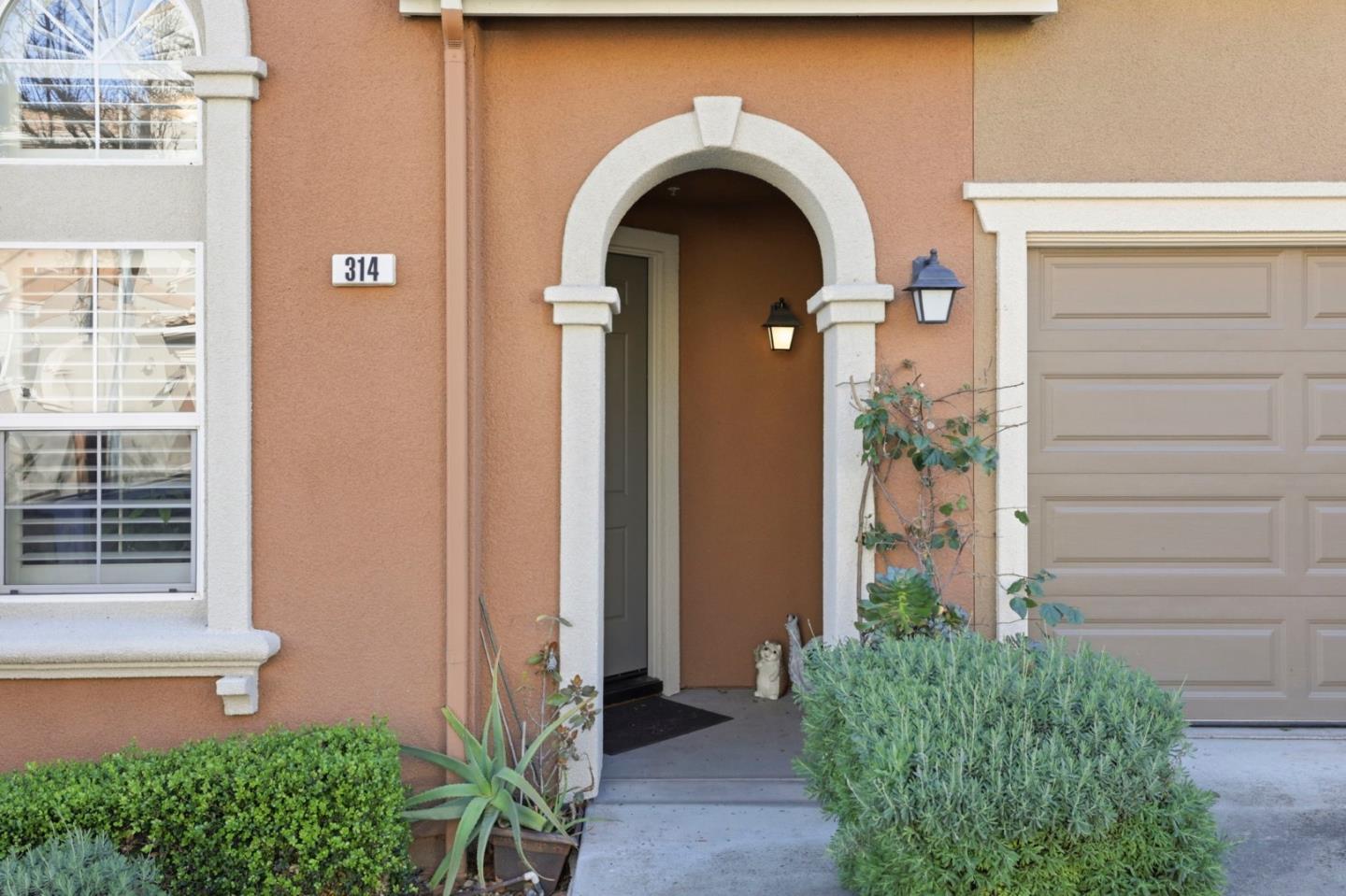 Detail Gallery Image 4 of 53 For 314 Mullinix Way, San Jose,  CA 95136 - 3 Beds | 2/1 Baths