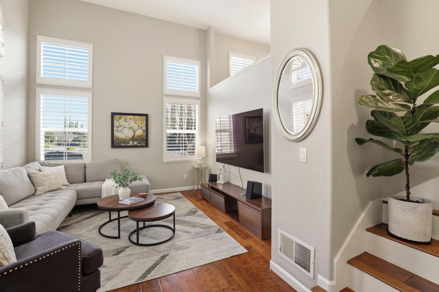 Detail Gallery Image 5 of 53 For 314 Mullinix Way, San Jose,  CA 95136 - 3 Beds | 2/1 Baths