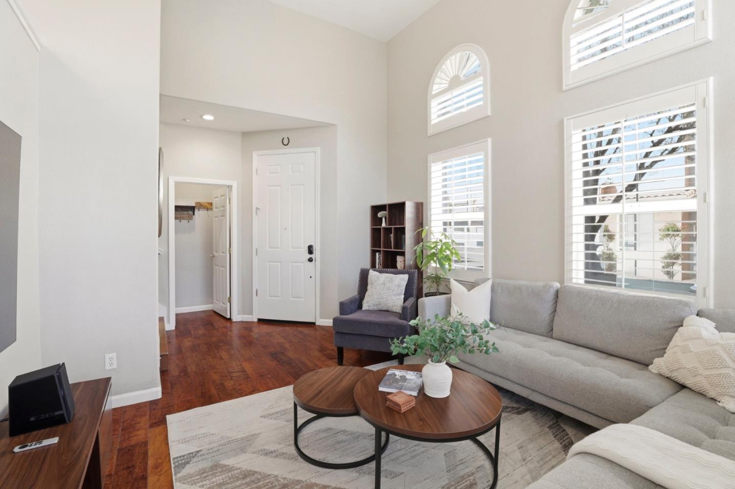 Detail Gallery Image 7 of 53 For 314 Mullinix Way, San Jose,  CA 95136 - 3 Beds | 2/1 Baths