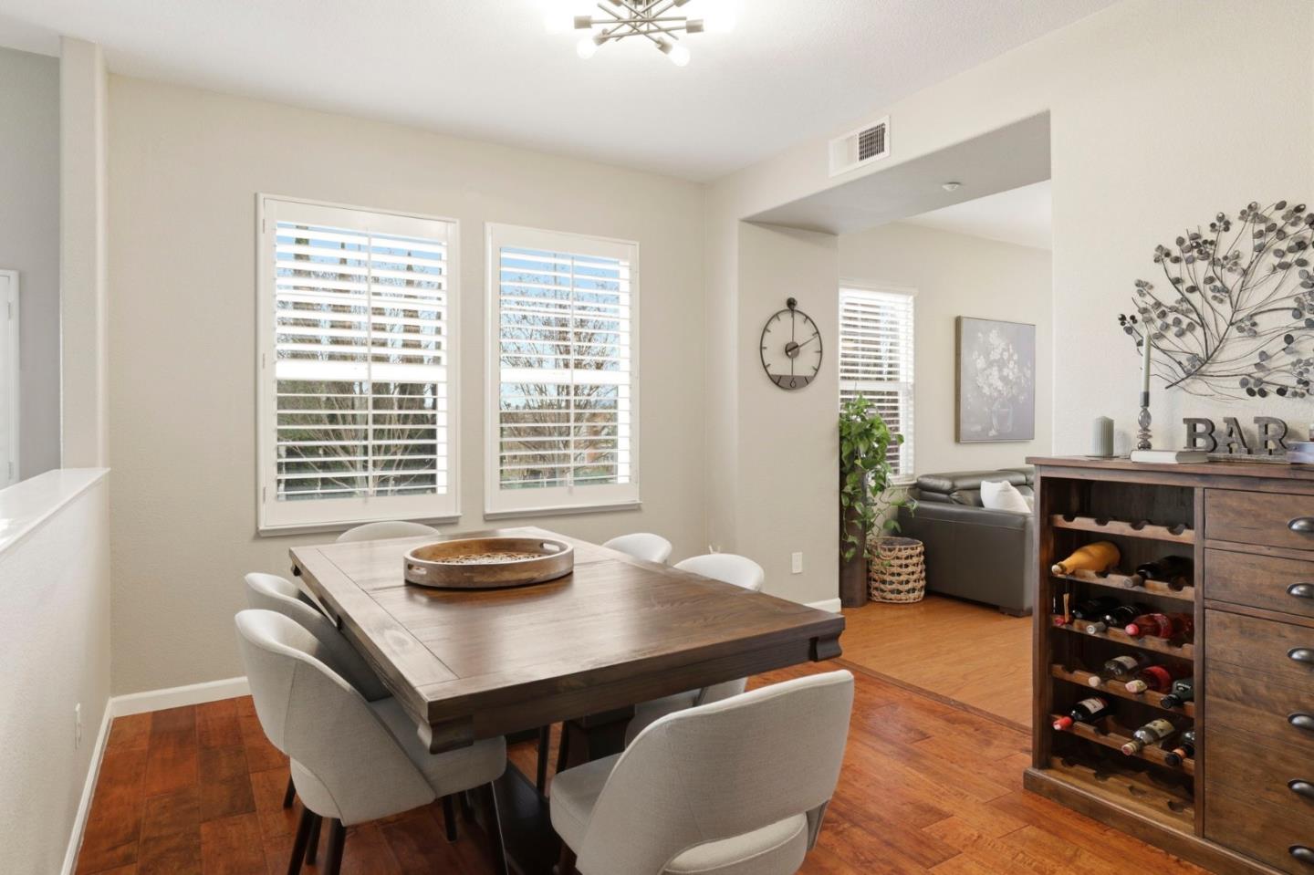 Detail Gallery Image 8 of 53 For 314 Mullinix Way, San Jose,  CA 95136 - 3 Beds | 2/1 Baths