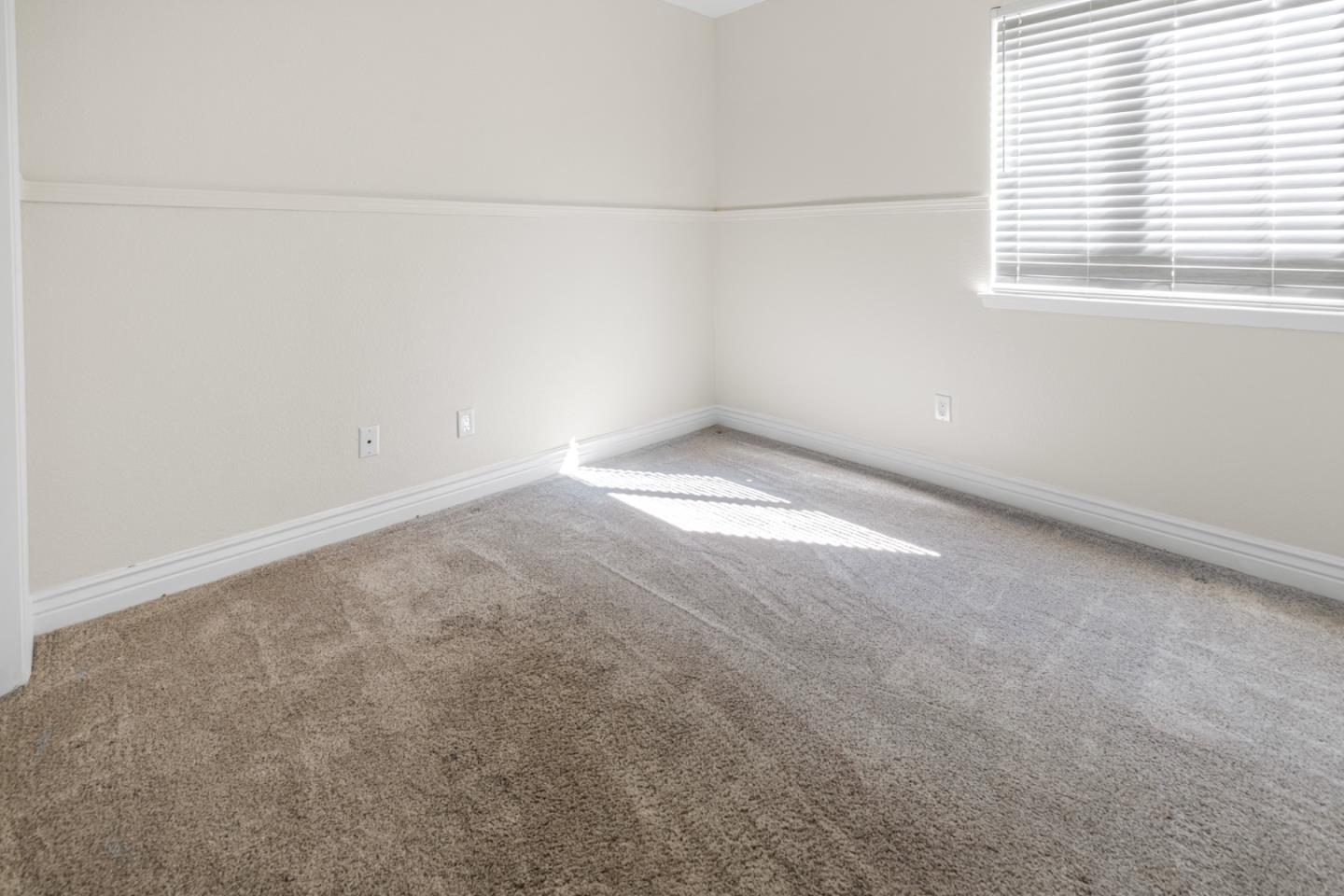 Detail Gallery Image 18 of 27 For 1940 Sycamore Ct, Hollister,  CA 95023 - 3 Beds | 2 Baths