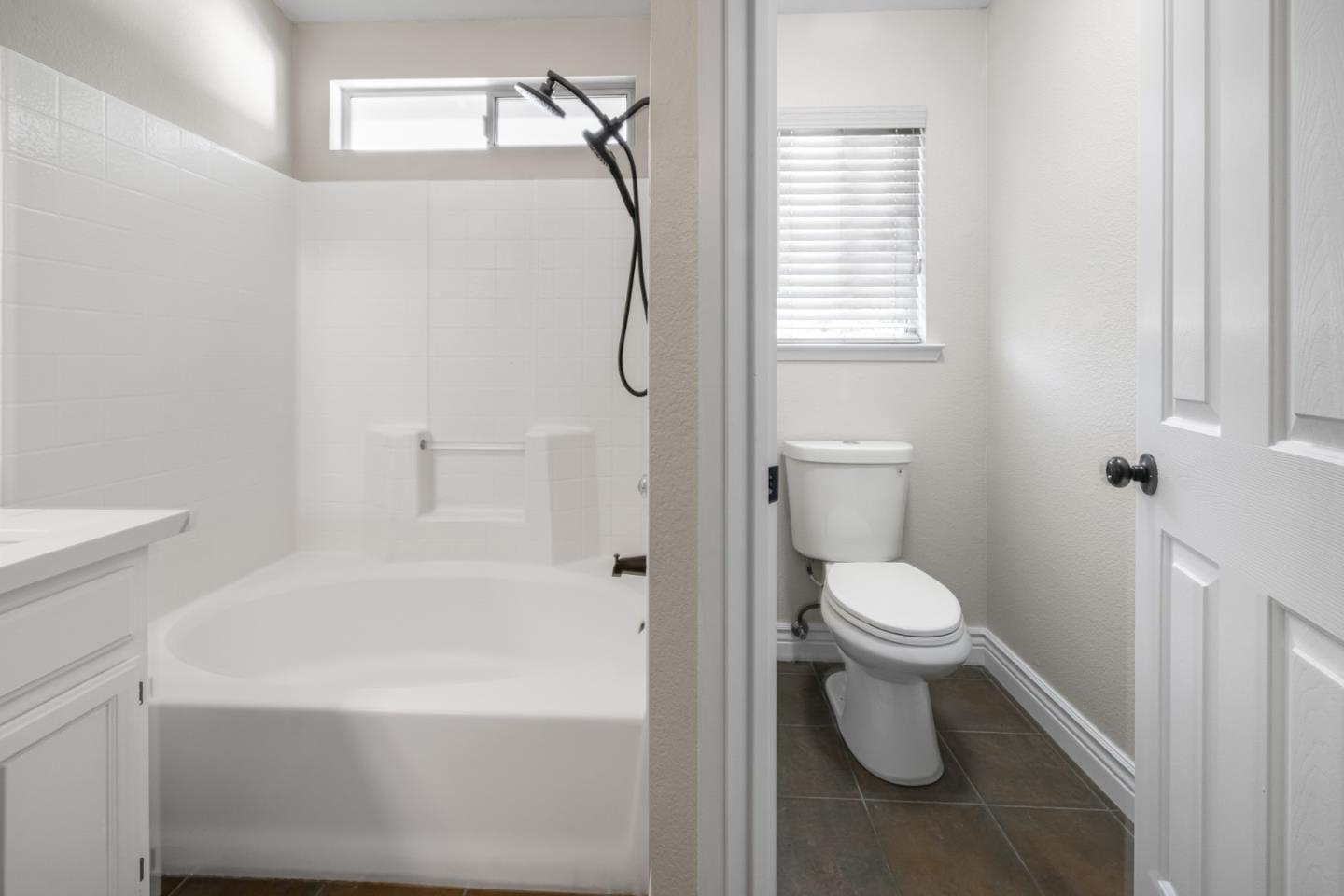 Detail Gallery Image 22 of 27 For 1940 Sycamore Ct, Hollister,  CA 95023 - 3 Beds | 2 Baths