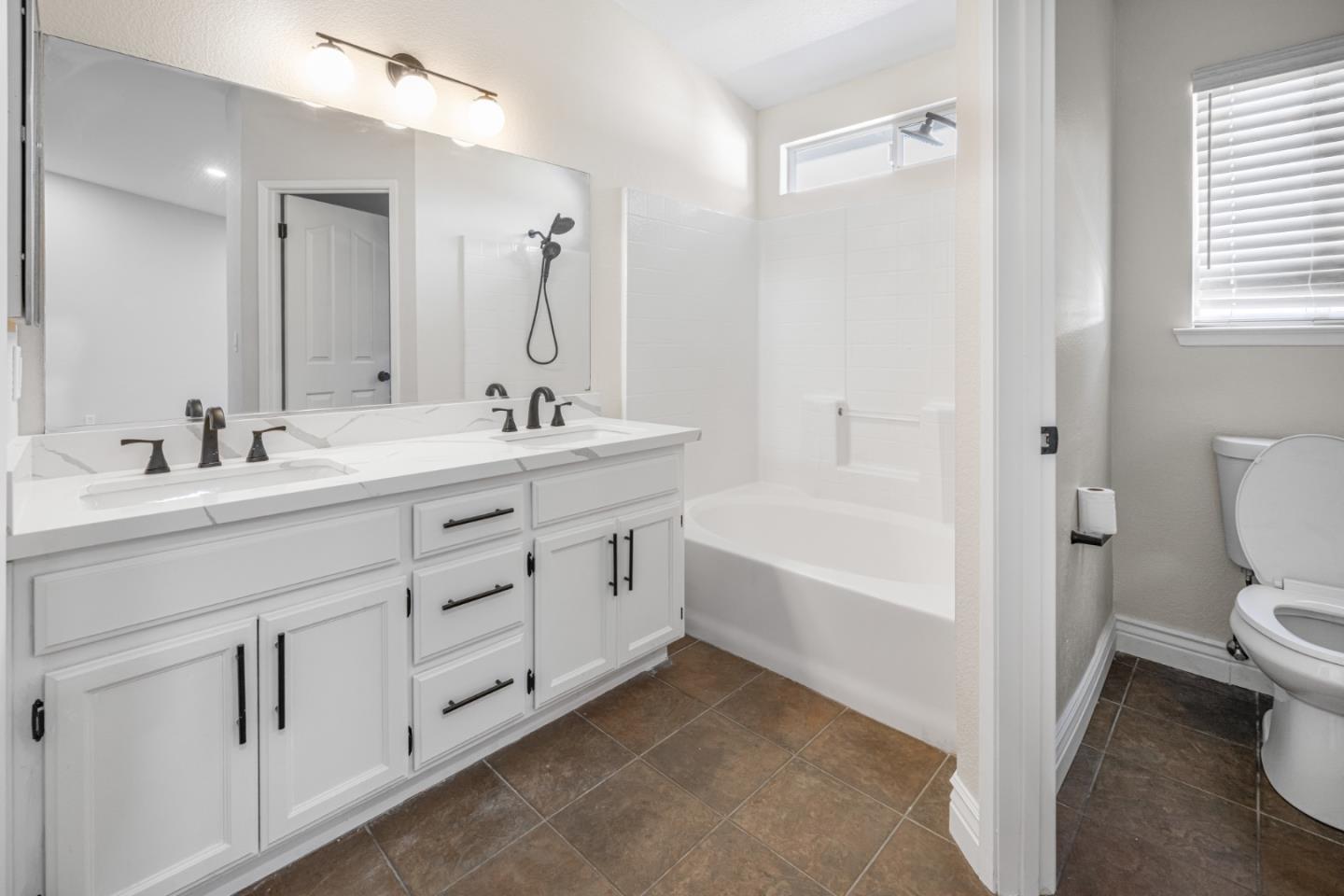 Detail Gallery Image 23 of 27 For 1940 Sycamore Ct, Hollister,  CA 95023 - 3 Beds | 2 Baths