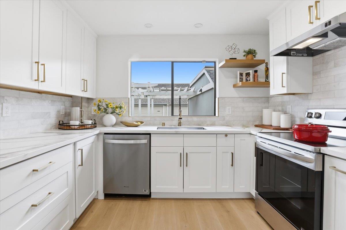 Detail Gallery Image 16 of 61 For 812 Ram Ln, Foster City,  CA 94404 - 3 Beds | 2/1 Baths